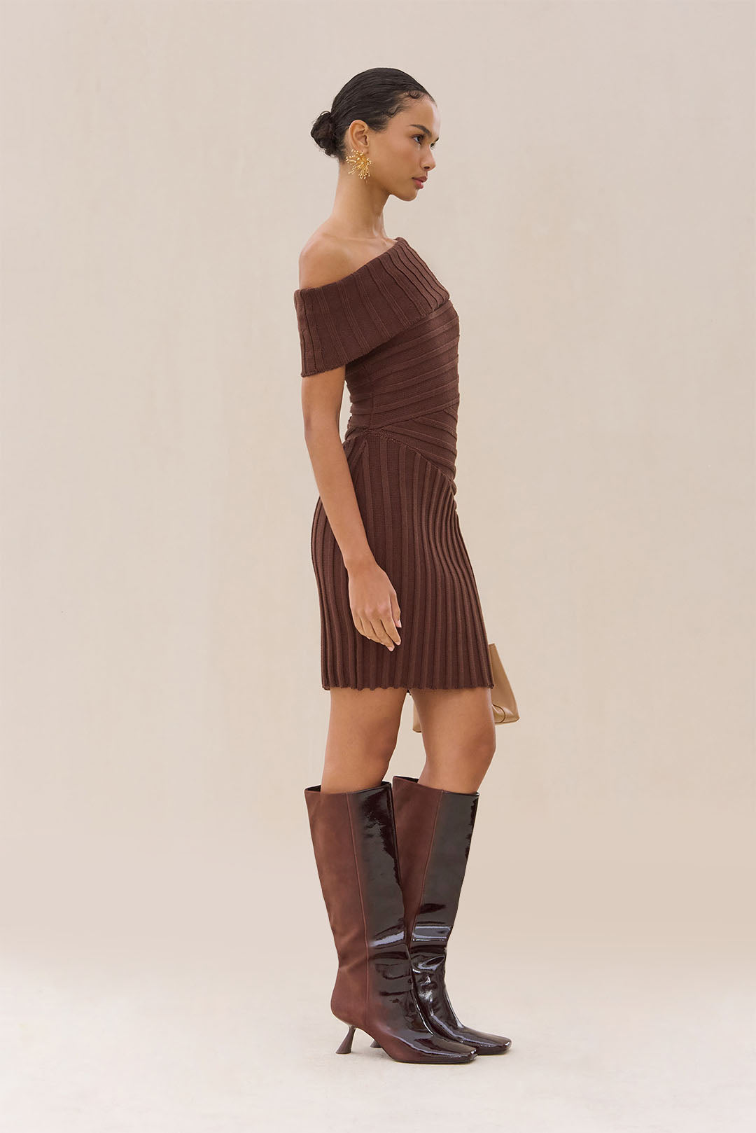 241007_DR_CULT_GAIAxKNOX_HO24_LOOK_37_0037_WEB_93e5085b-20e2-4af3-ac8f-eaa6c8079377