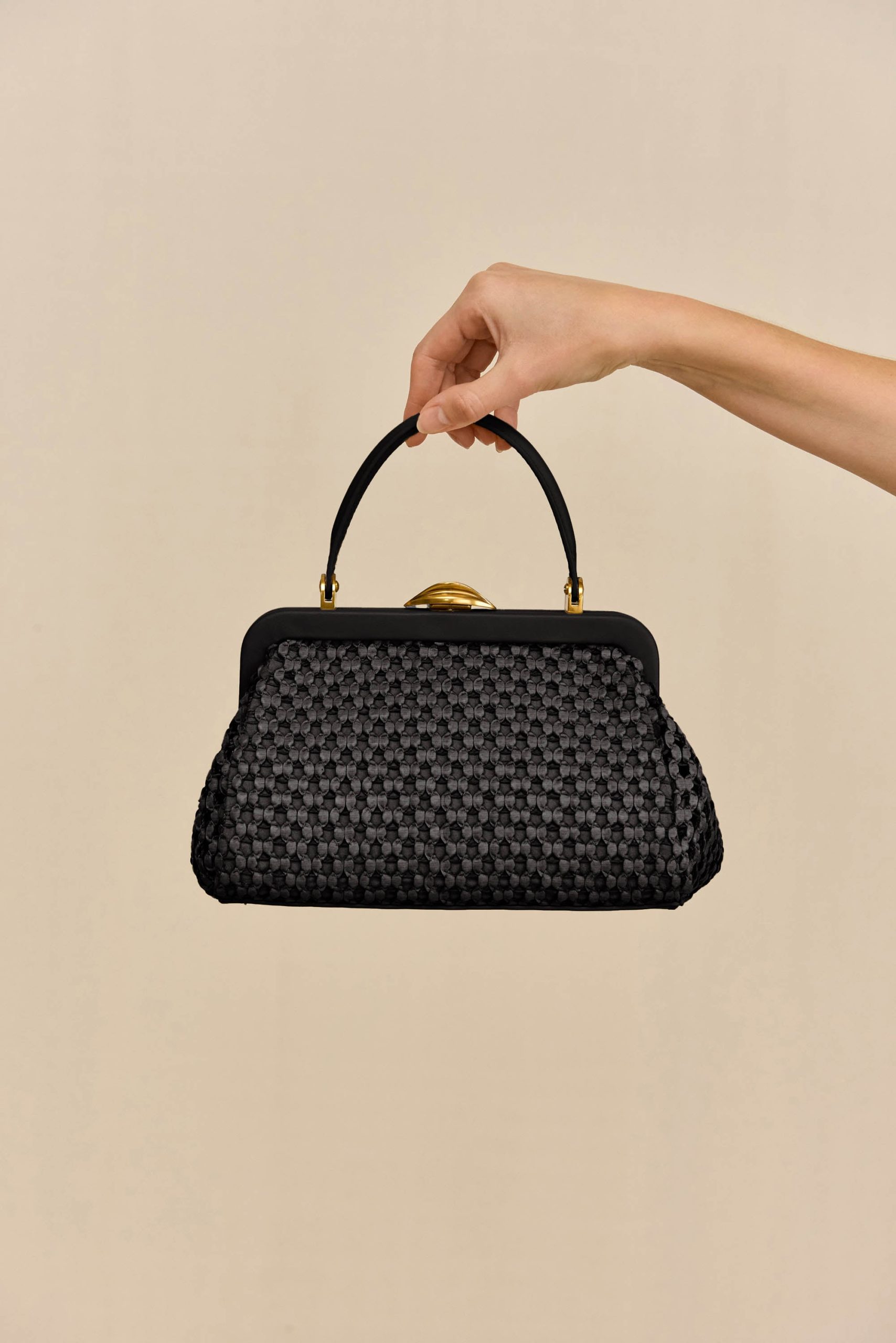 250825_DR_CG_SP26_HS26_86_HANDBAGS_0127_WEBBED-scaled