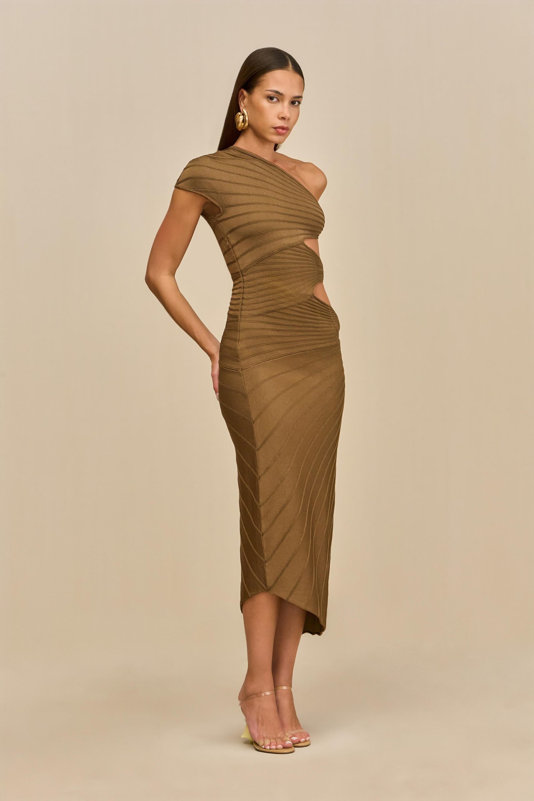 250903_DR_CG_23_LURENZ_DRESS_AFFOGATO_0028_WEBBED-scaled