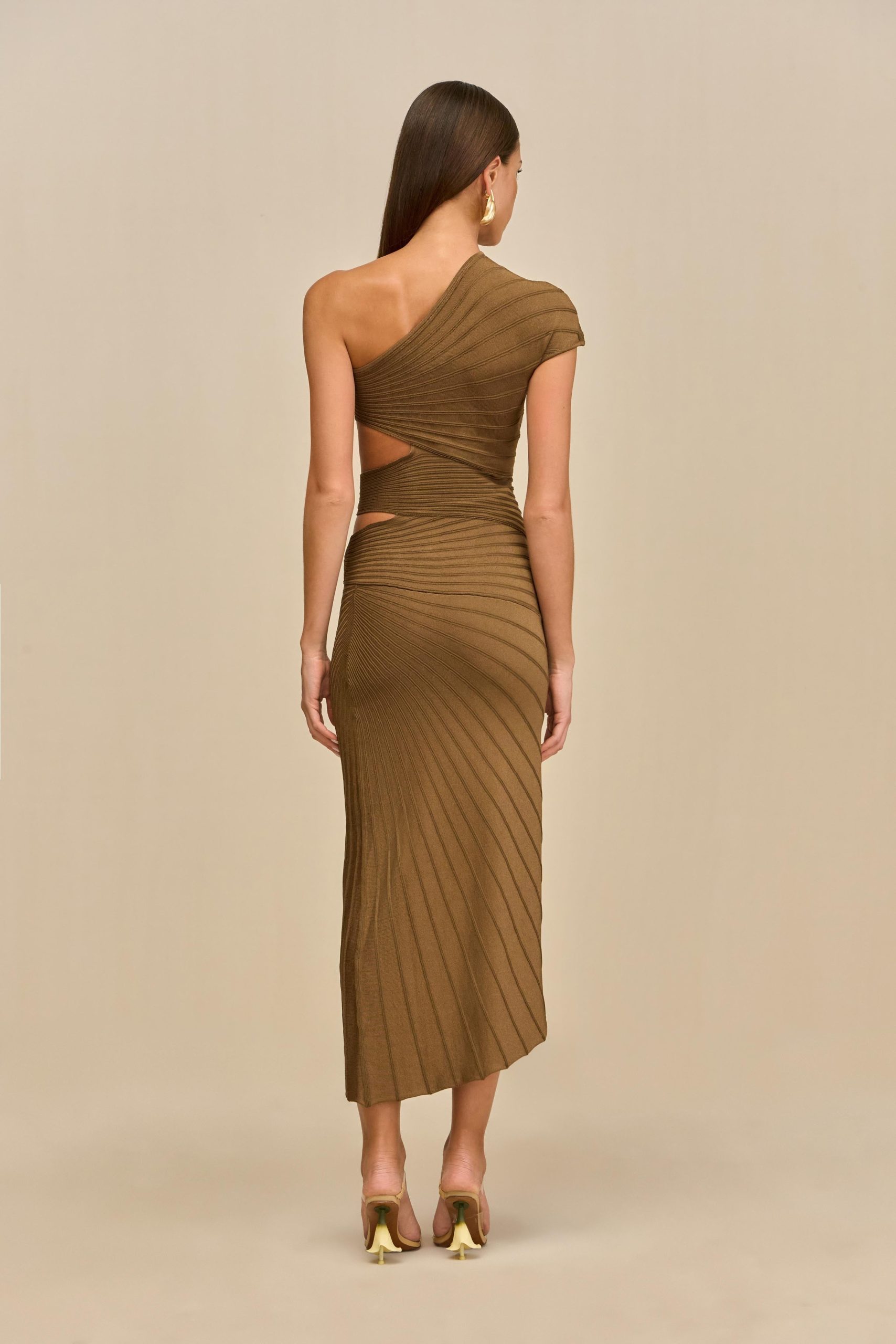 250903_DR_CG_23_LURENZ_DRESS_AFFOGATO_0037_WEBBED-scaled