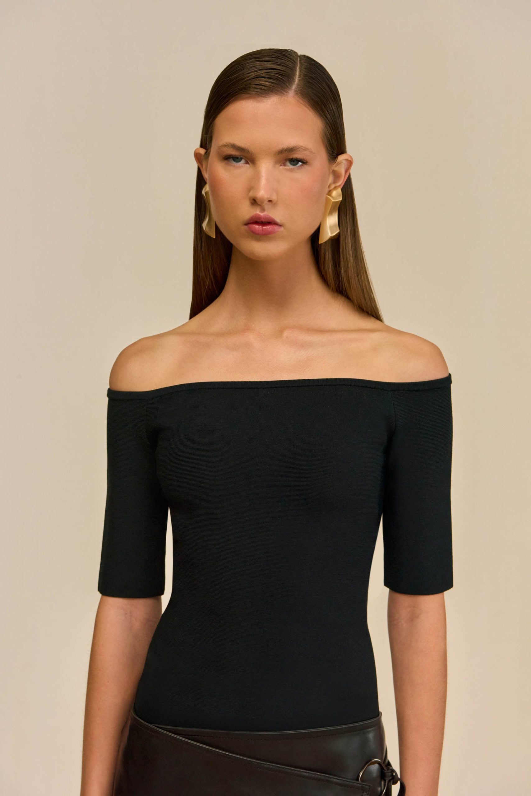 251013_DR_CULT_GAIA_R26_ECOM_98_SANDERS_TOP_BLK_COSMO_SKIRT_BLK_0023_WEBBED-scaled