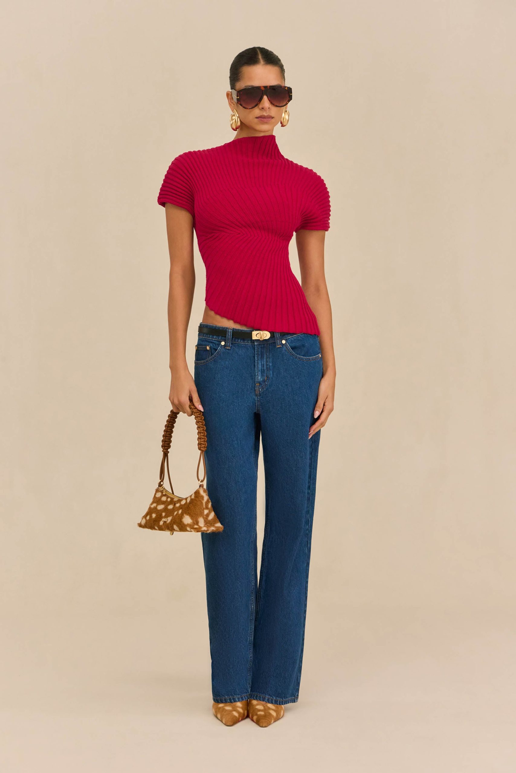 251110_DR_CULT_GAIA_R26_RESHOOTS_16_ANNEMIE_TOP_MERLOT_ROSELLA_PANT_DK_WSH_0003_WEBBED-scaled