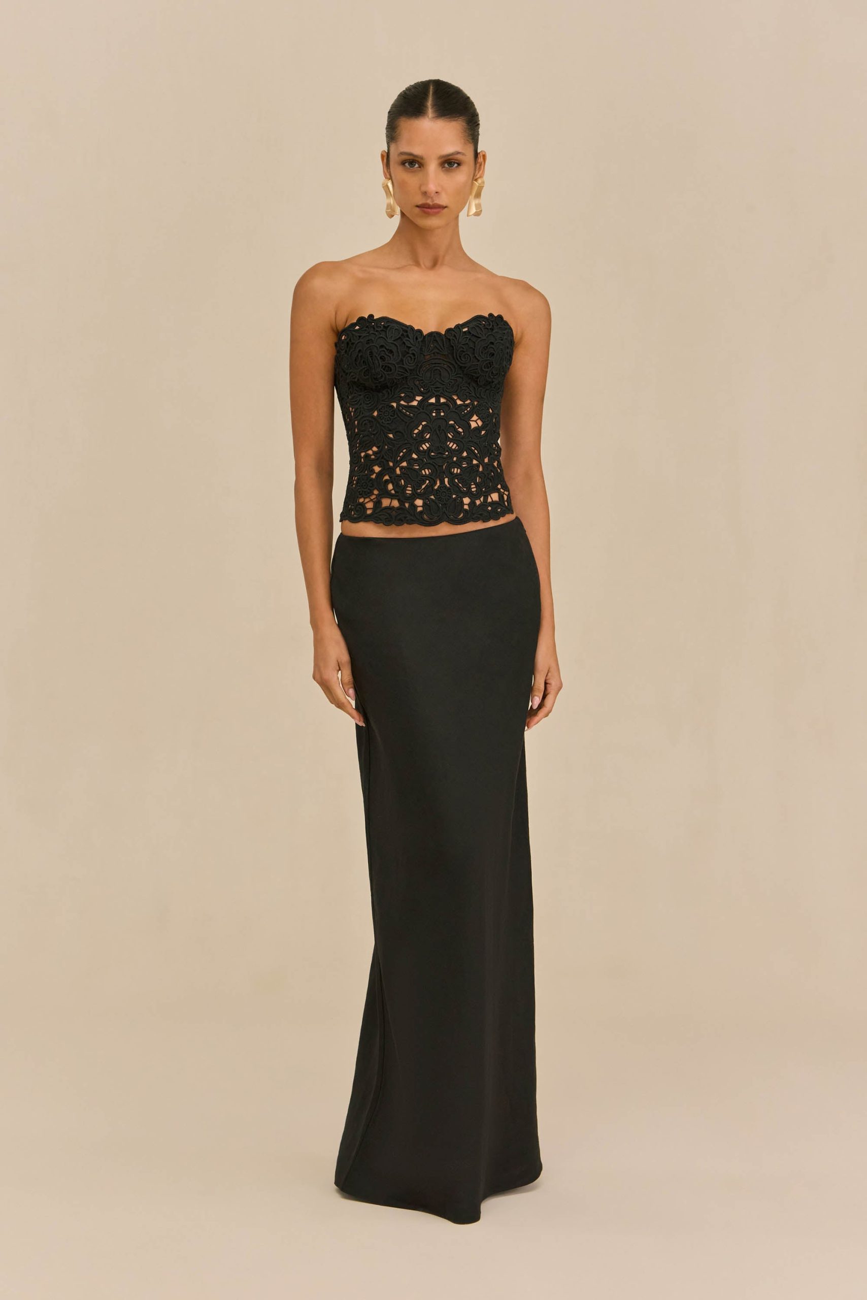 251110_DR_CULT_GAIA_R26_RESHOOTS_32_CHANTEL_SKIRT_BLK_LINEN_JEAN_TOP_BLK_0026_WEBBED_a0340e6b-53cb-4da6-a63a-455281831acb-scaled