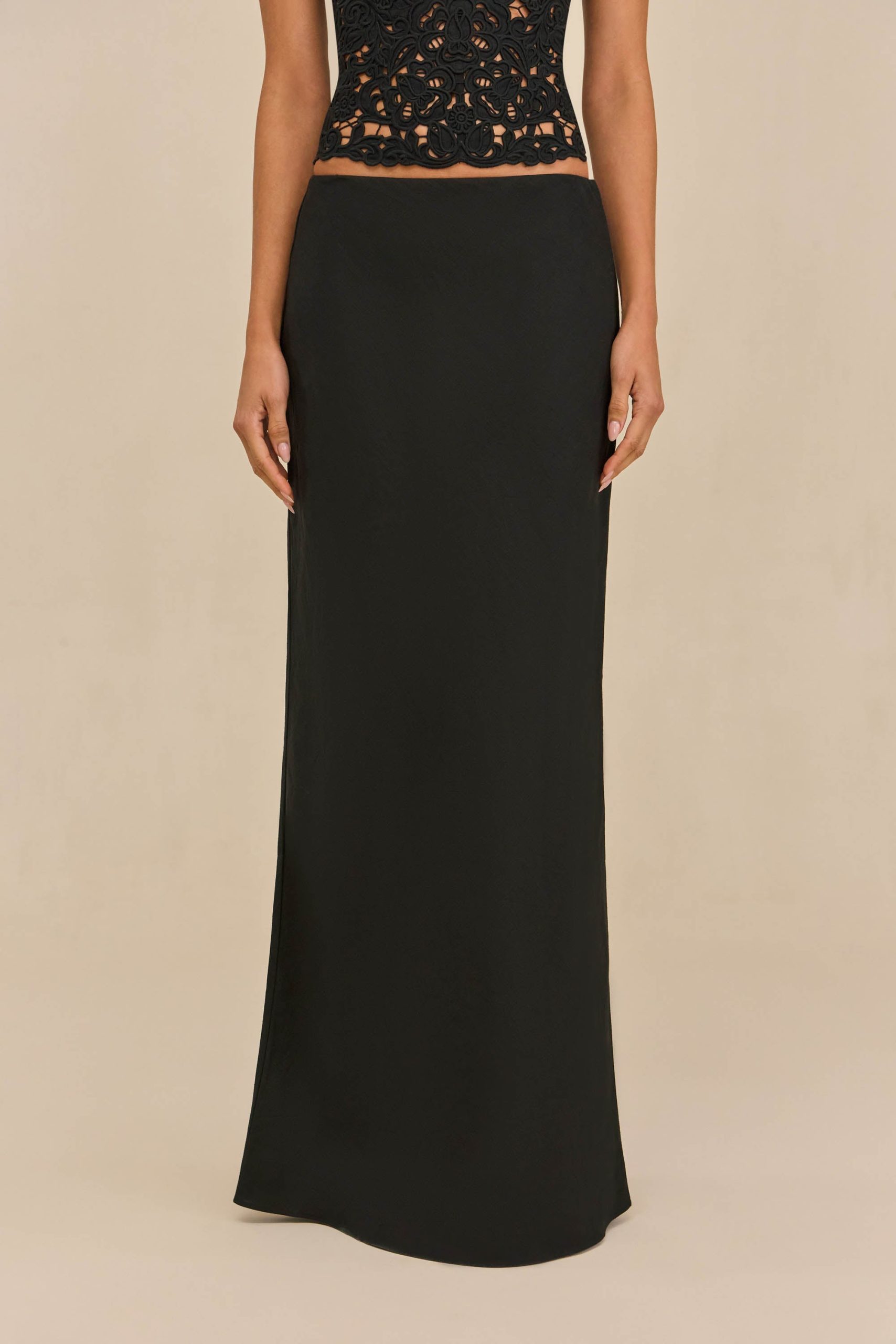 251110_DR_CULT_GAIA_R26_RESHOOTS_32_CHANTEL_SKIRT_BLK_LINEN_JEAN_TOP_BLK_0041_WEBBED_e422e2d3-c33c-4bb4-acda-98fea975fb0f-scaled