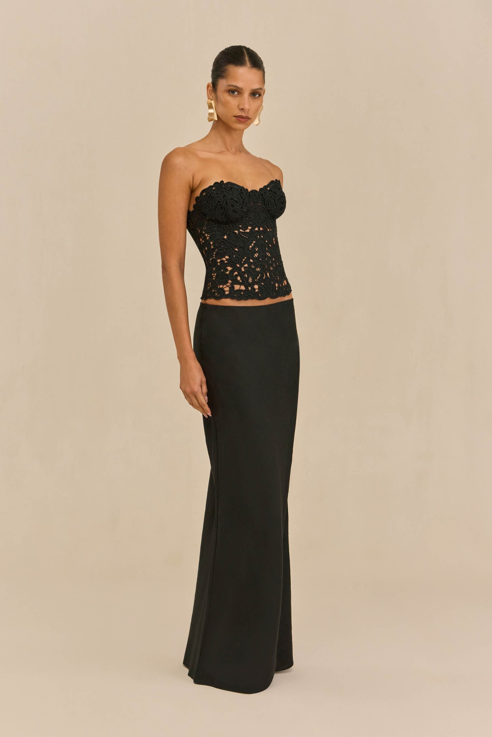 251110_DR_CULT_GAIA_R26_RESHOOTS_32_CHANTEL_SKIRT_BLK_LINEN_JEAN_TOP_BLK_0045_WEBBED_906dbda3-43cd-4948-b048-baf130c8fb5a-scaled