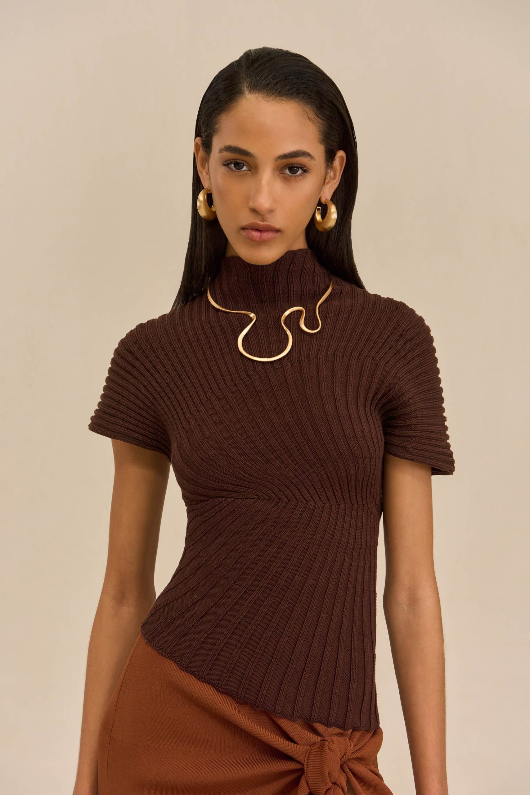 251110_DR_CULT_GAIA_R26_RESHOOTS_46_ANNEMIE_TOP_JAVA_SKIRT_0009_WEBBED-scaled