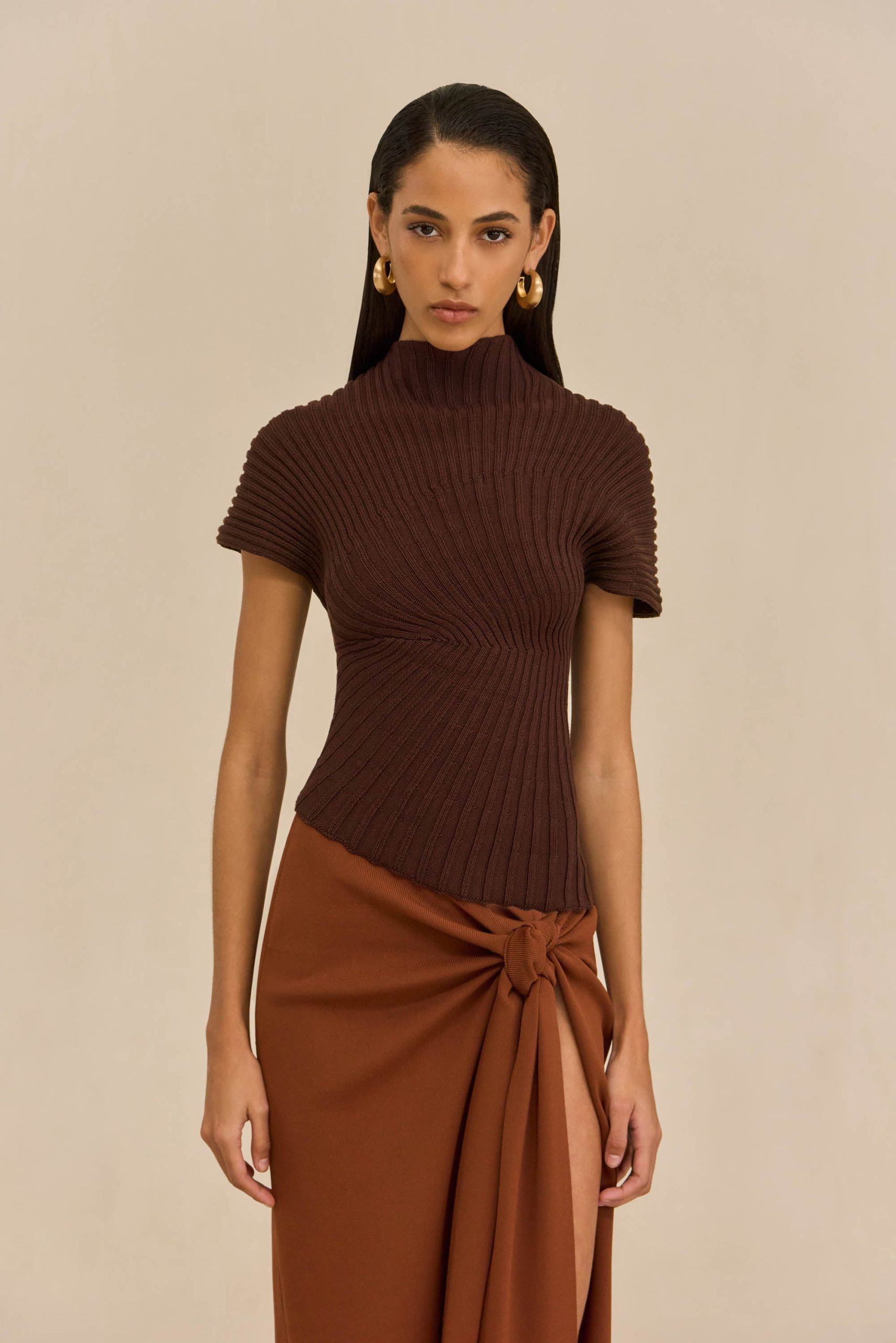 251110_DR_CULT_GAIA_R26_RESHOOTS_46_ANNEMIE_TOP_JAVA_SKIRT_0018_WEBBED-scaled