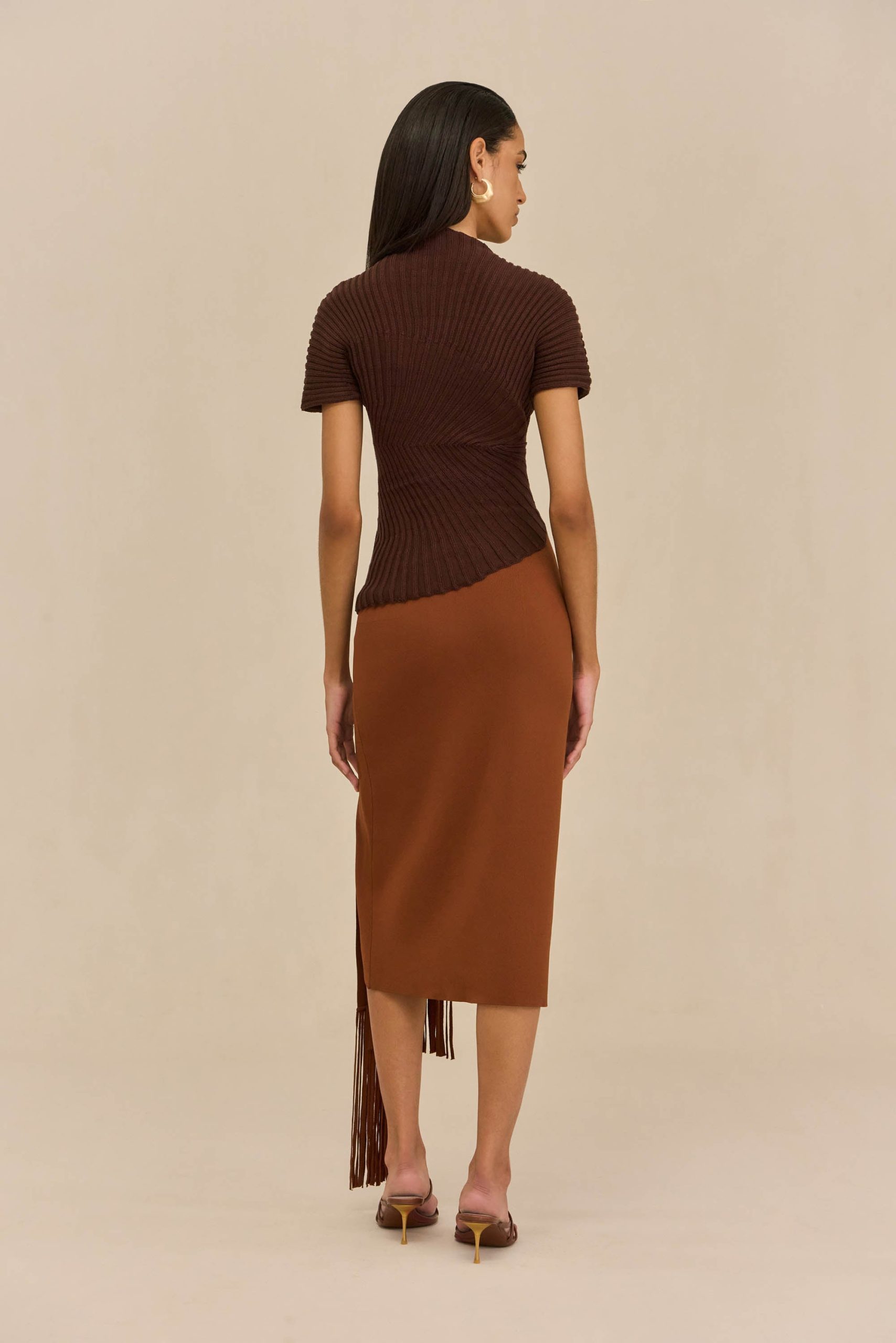 251110_DR_CULT_GAIA_R26_RESHOOTS_46_ANNEMIE_TOP_JAVA_SKIRT_0031_WEBBED-scaled