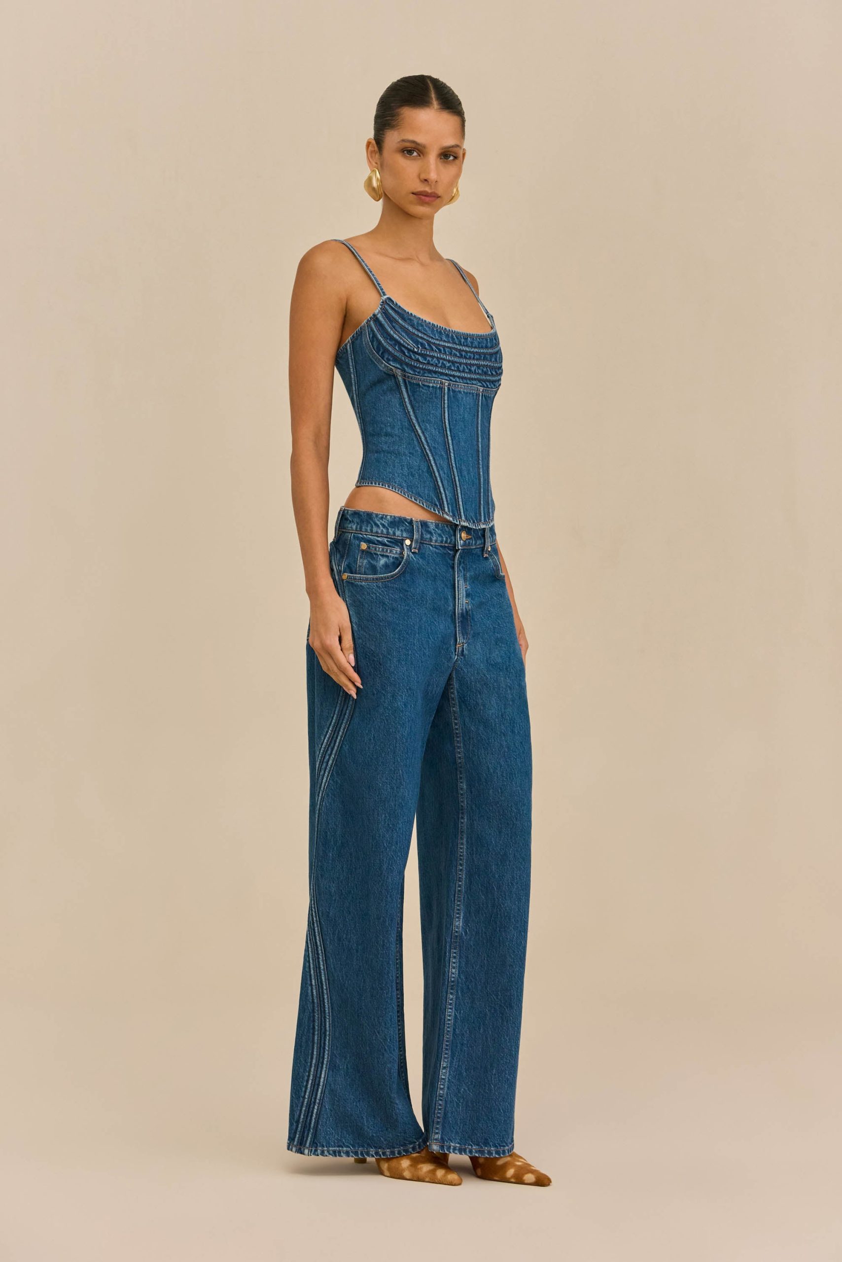 251110_DR_CULT_GAIA_R26_RESHOOTS_51_MAJA_PANT_CHIYA_TOP_80S_BLUE_0032_WEBBED-scaled