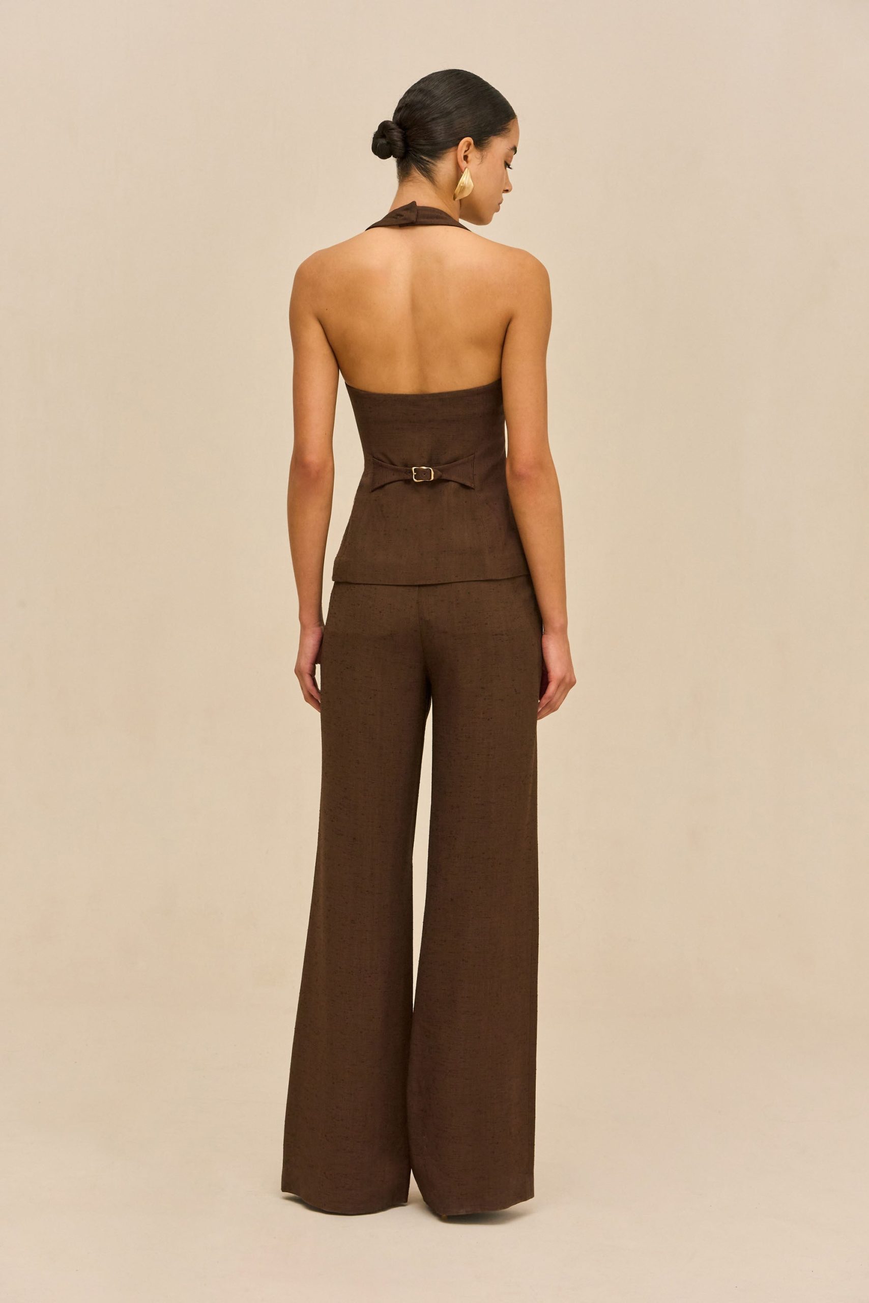 251118_DR_CG_PF26_LB_117_OSLO_TOP_KERALA_PANT_LUWAK_0025_WEBBED_c437f319-2a87-4abd-98a2-7be08a71a339-scaled