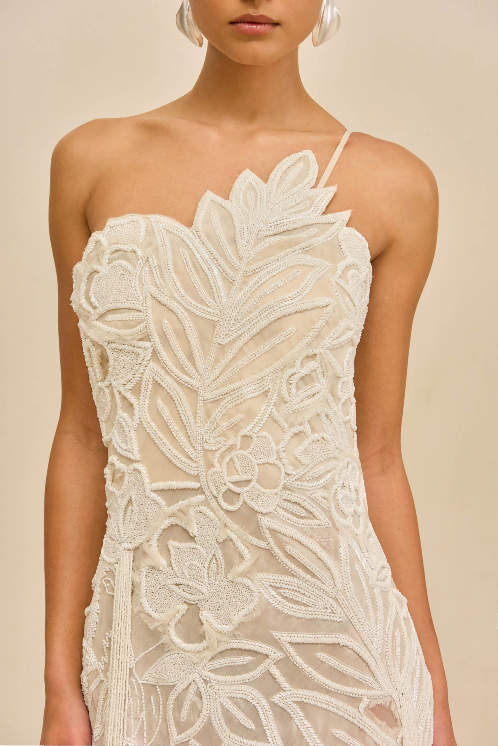 260120_DR_CG_SP_HS26_RESHT_05_KIRAN_GOWN_WHT_0019_WEBBED-scaled