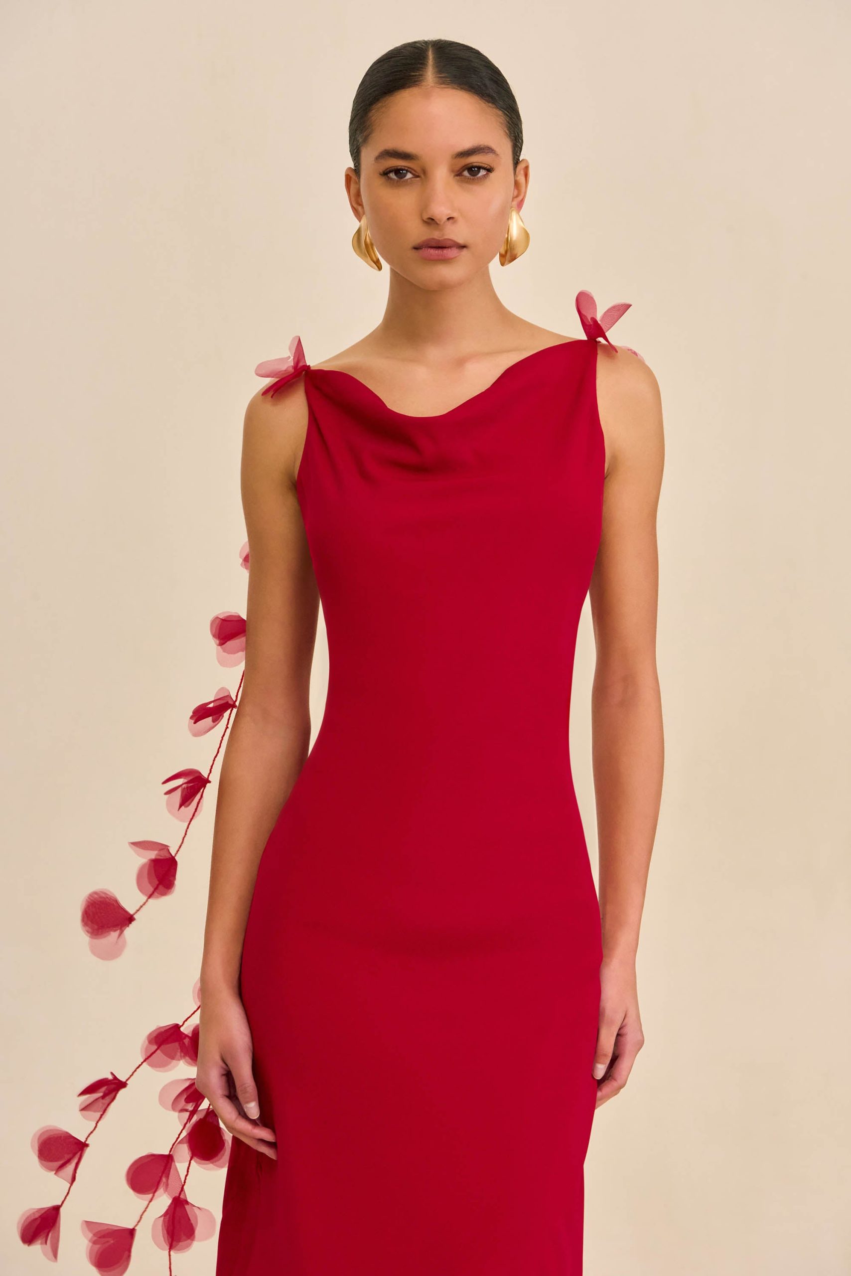 260120_DR_CG_SP_HS26_RESHT_62_NYMERIA_DRESS_MERLOT_0020_WEBBED-scaled