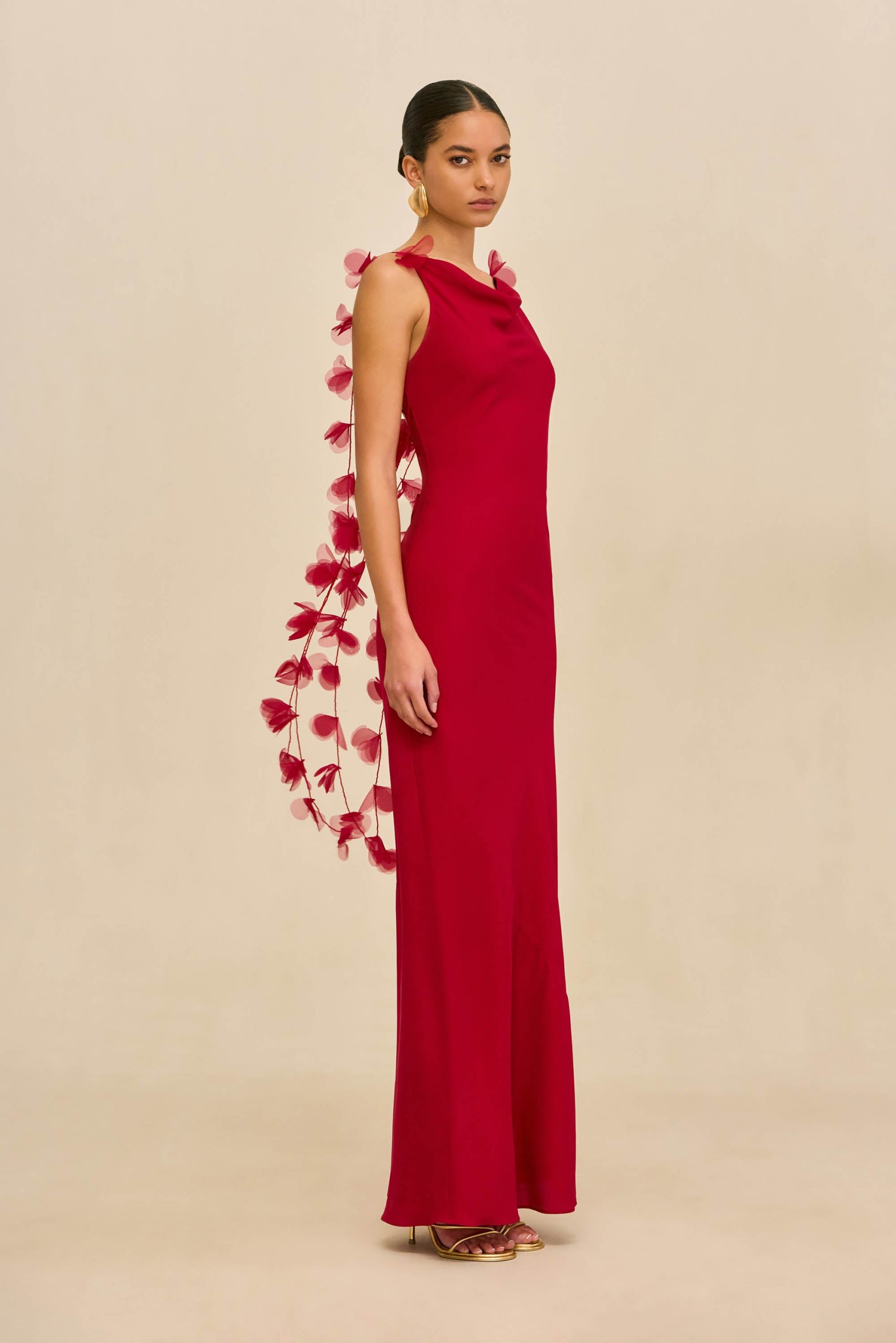 260120_DR_CG_SP_HS26_RESHT_62_NYMERIA_DRESS_MERLOT_0034_WEBBED-scaled