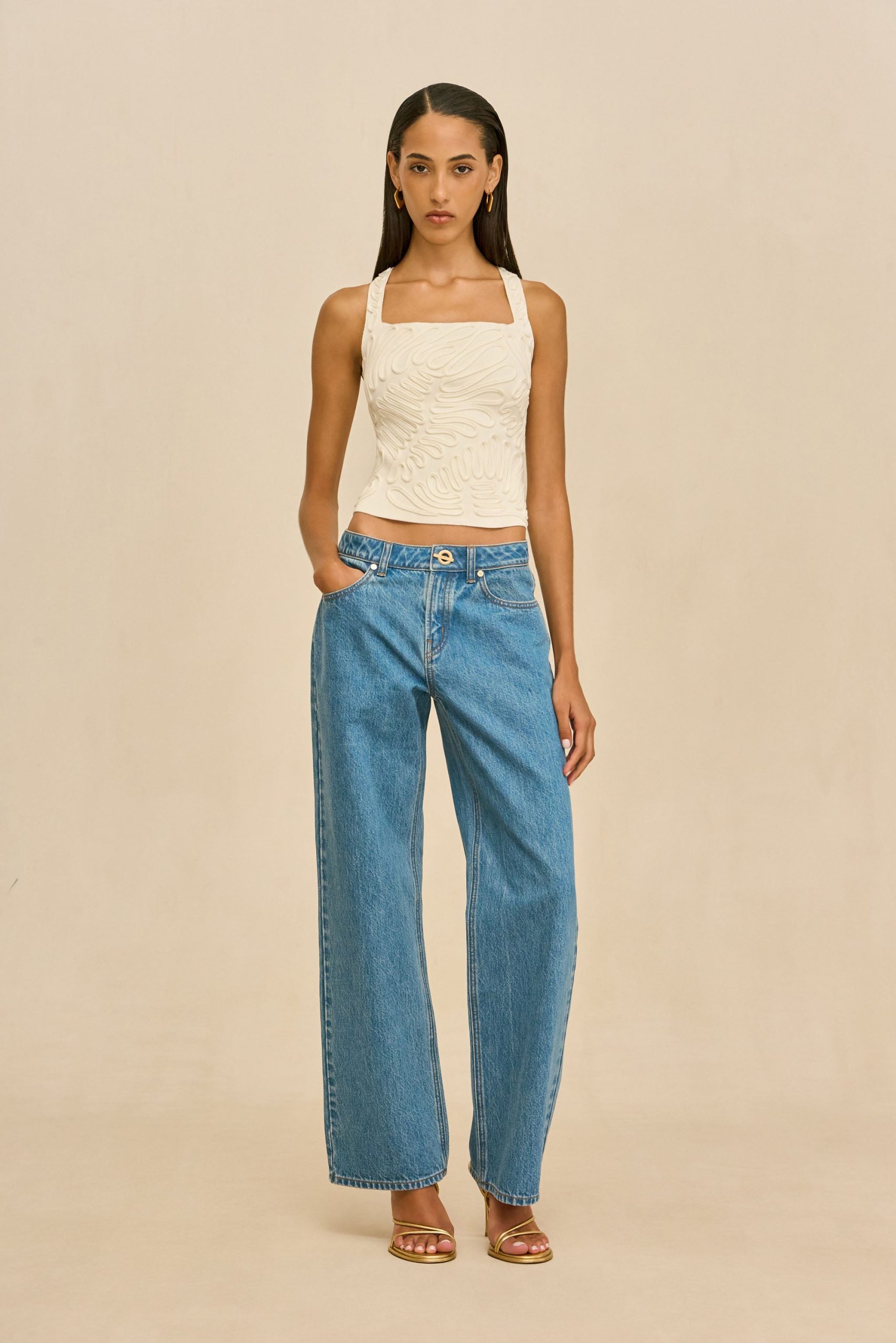 260121_DR_CG_SP_HS26_RESHT_115_STELLA-TOP_WHT_ROSELLA_PANT_BLU_0015_WEBBED-scaled