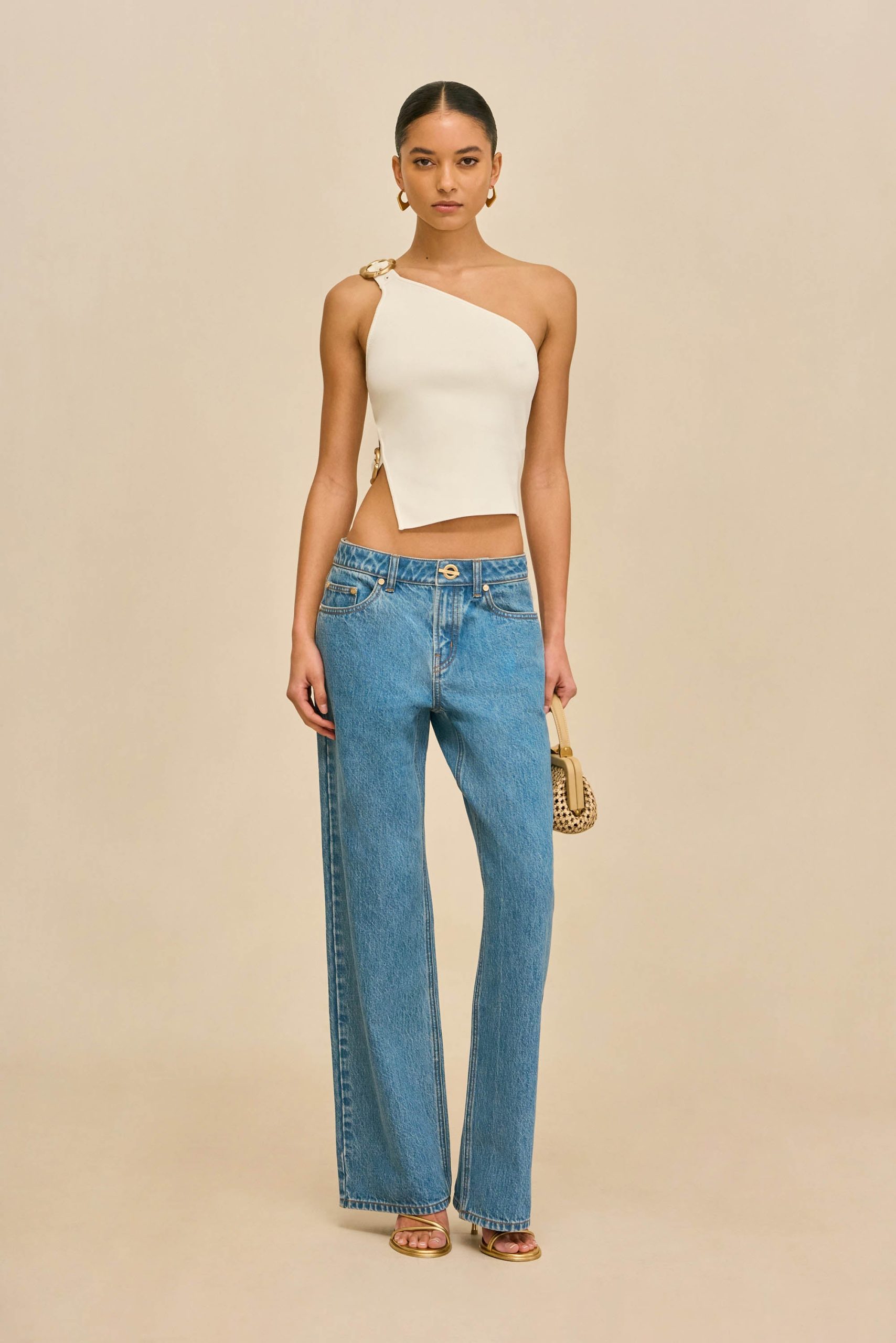 260121_DR_CG_SP_HS26_RESHT_98_VALERIA_TOP_WHT_WYNN_LOW_RISE_PANT_BLU_0002_WEBBED-scaled