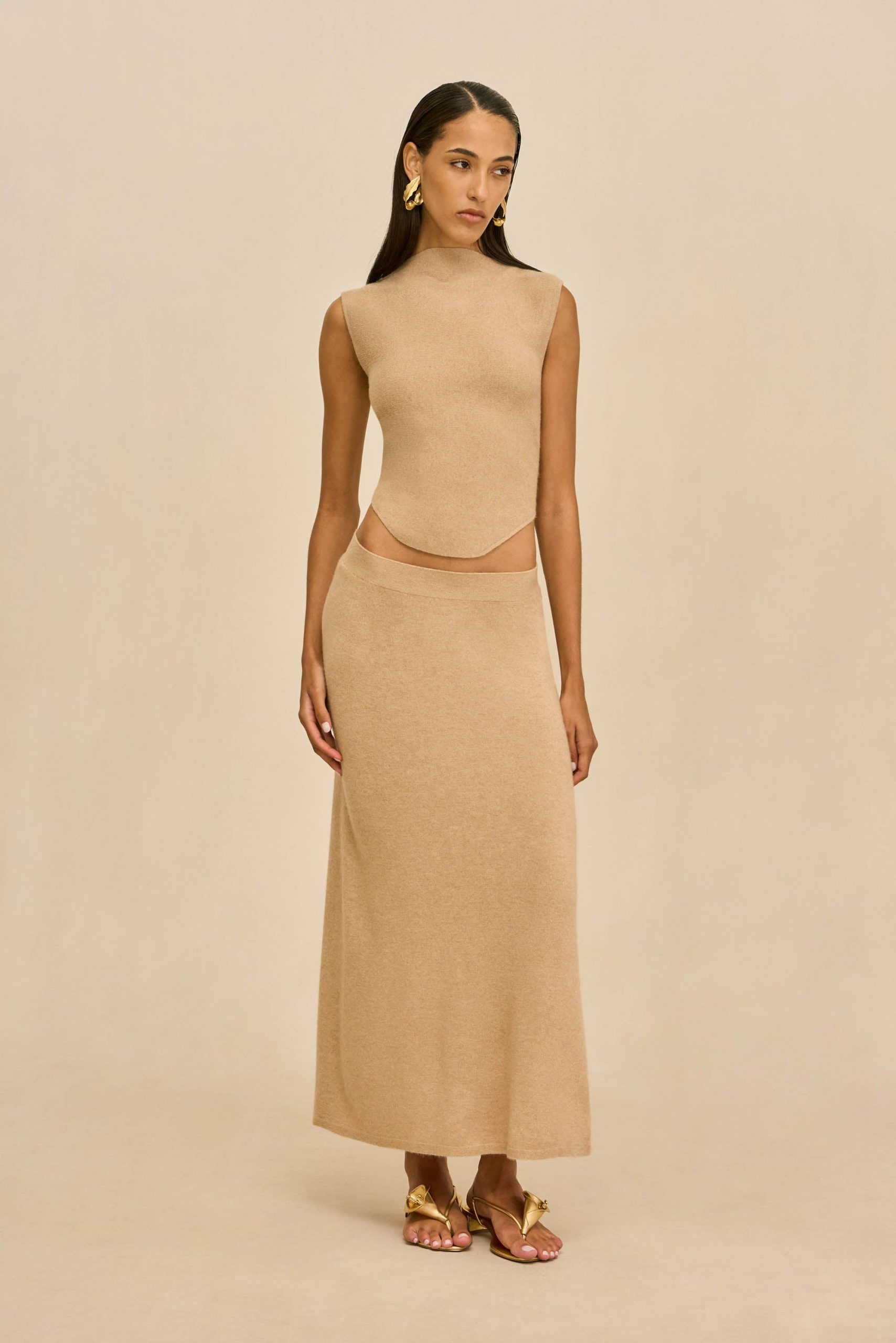 260121_DR_CG_SP_HS26_RESHT_99_ROMMA_TOP_INFINITY_SKIRT_TAN_0020_WEBBED-scaled