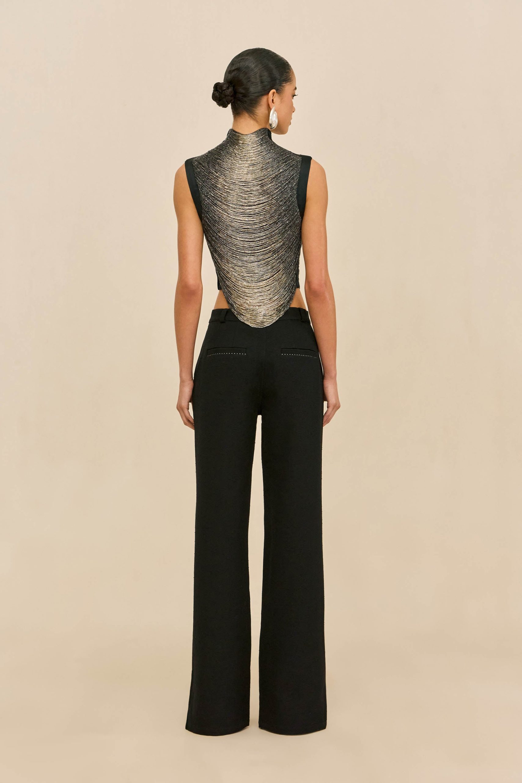260319_DR_CG_02_TARAJI_TOP_CINTHIA_PANT_BLK_0027_WEBBED-scaled