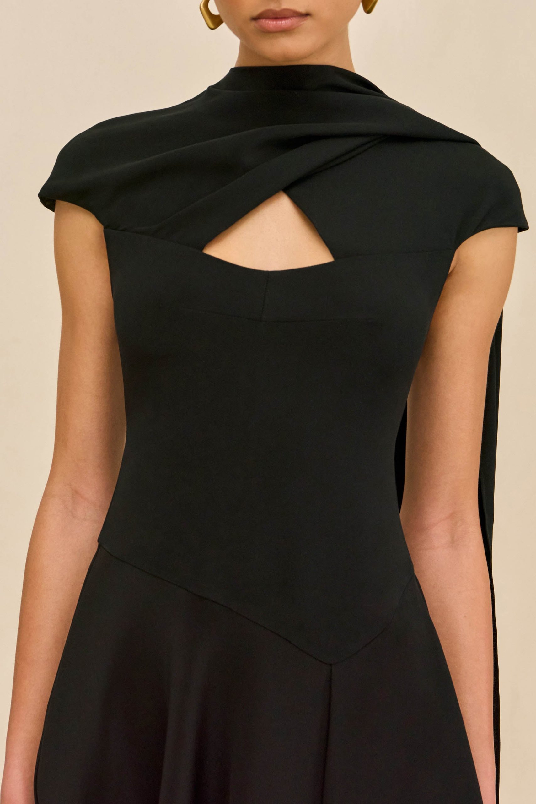 260319_DR_CG_05_STEELE_DRESS_BLK_0028_WEBBED-scaled
