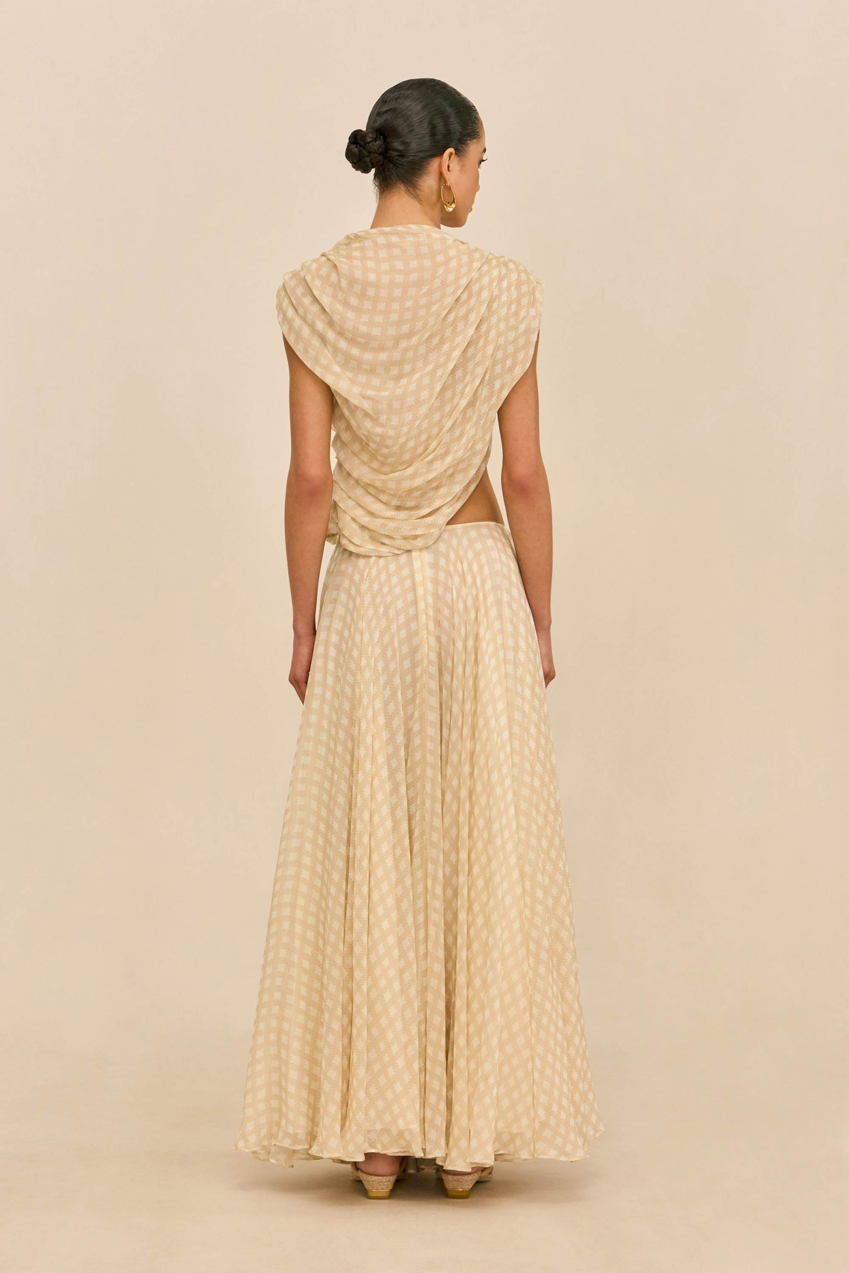 260319_DR_CG_12_COSMEA_SKIRT_BANKSIA_TOP_SESAME_MIULTI_0054_WEBBED_3635a676-85ad-4230-bba4-d91629011e88-scaled