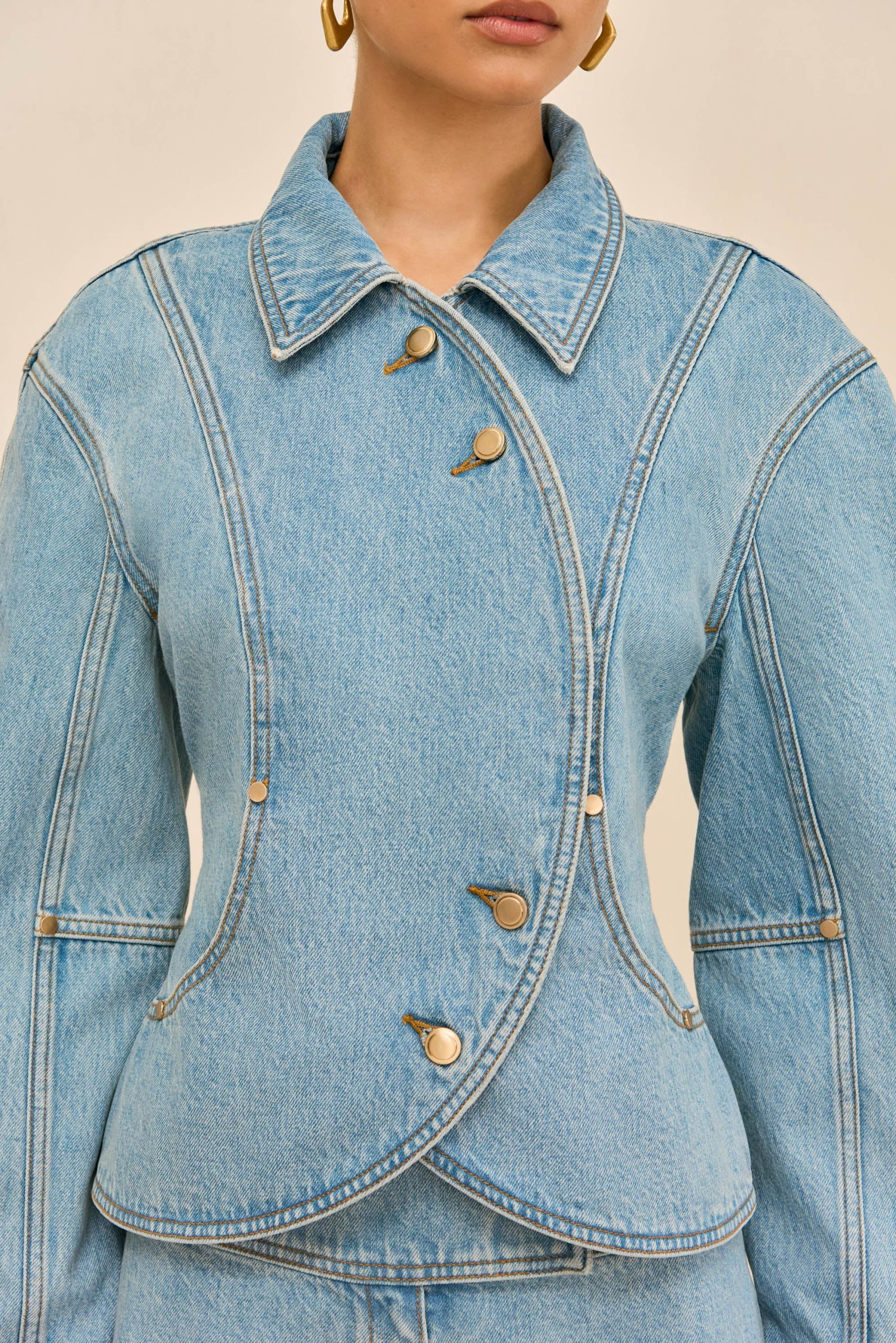 260319_DR_CG_20_JILL_TOP_DENNY_SHORT_PACHA_JACKET_0050_WEBBED-scaled