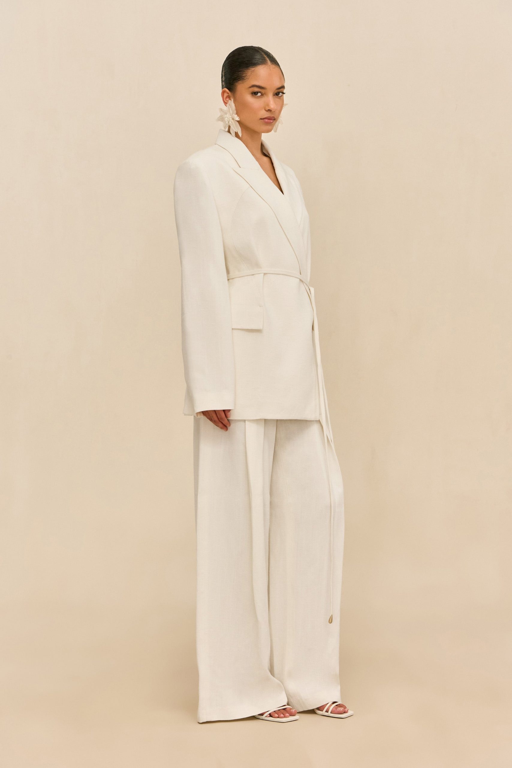 260319_DR_CG_35_OSLO_TOP_KERALA_PANT_FARIM_JACKET_OFW_0034_WEBBED_499bc4eb-9c97-4c99-bd5c-da2a109d2fdc-scaled