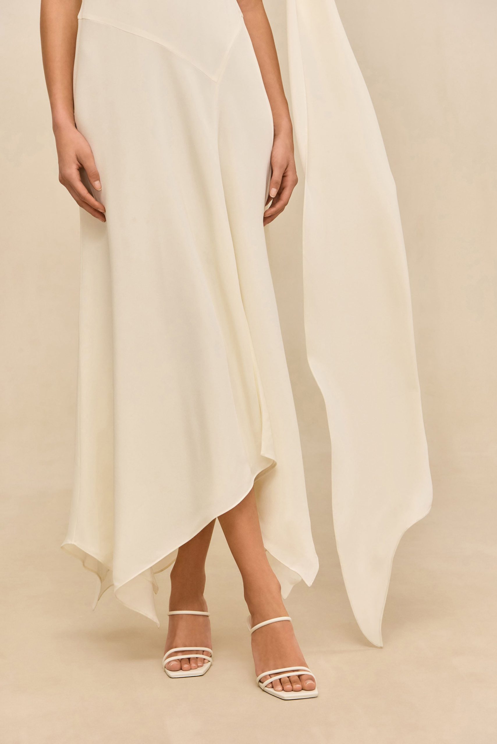 260319_DR_CG_40_CECILY_DRESS_OFW_0034_WEBBED-scaled