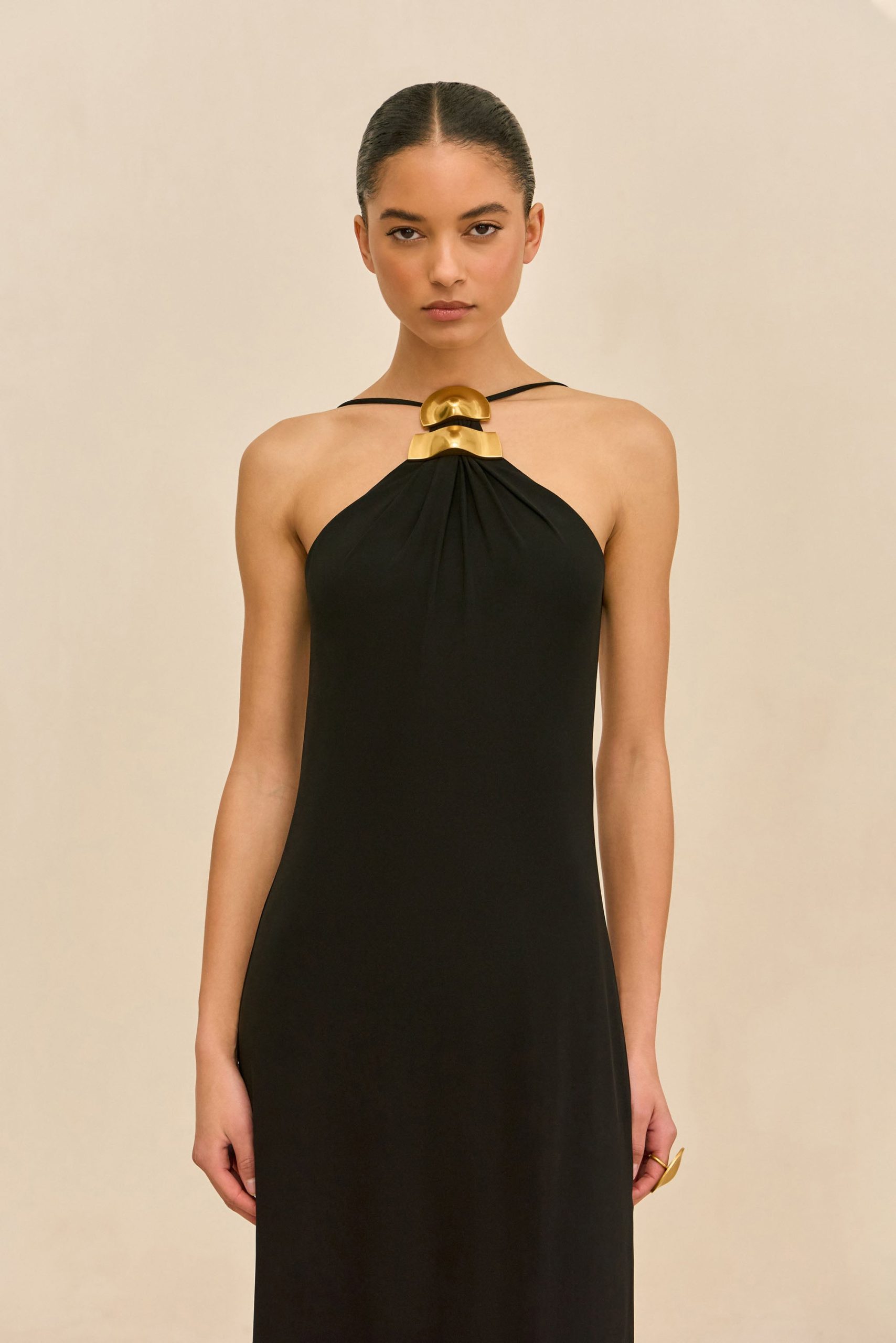 260319_DR_CG_41_VALEA_GOWN_BLK_0009_WEBBED-scaled
