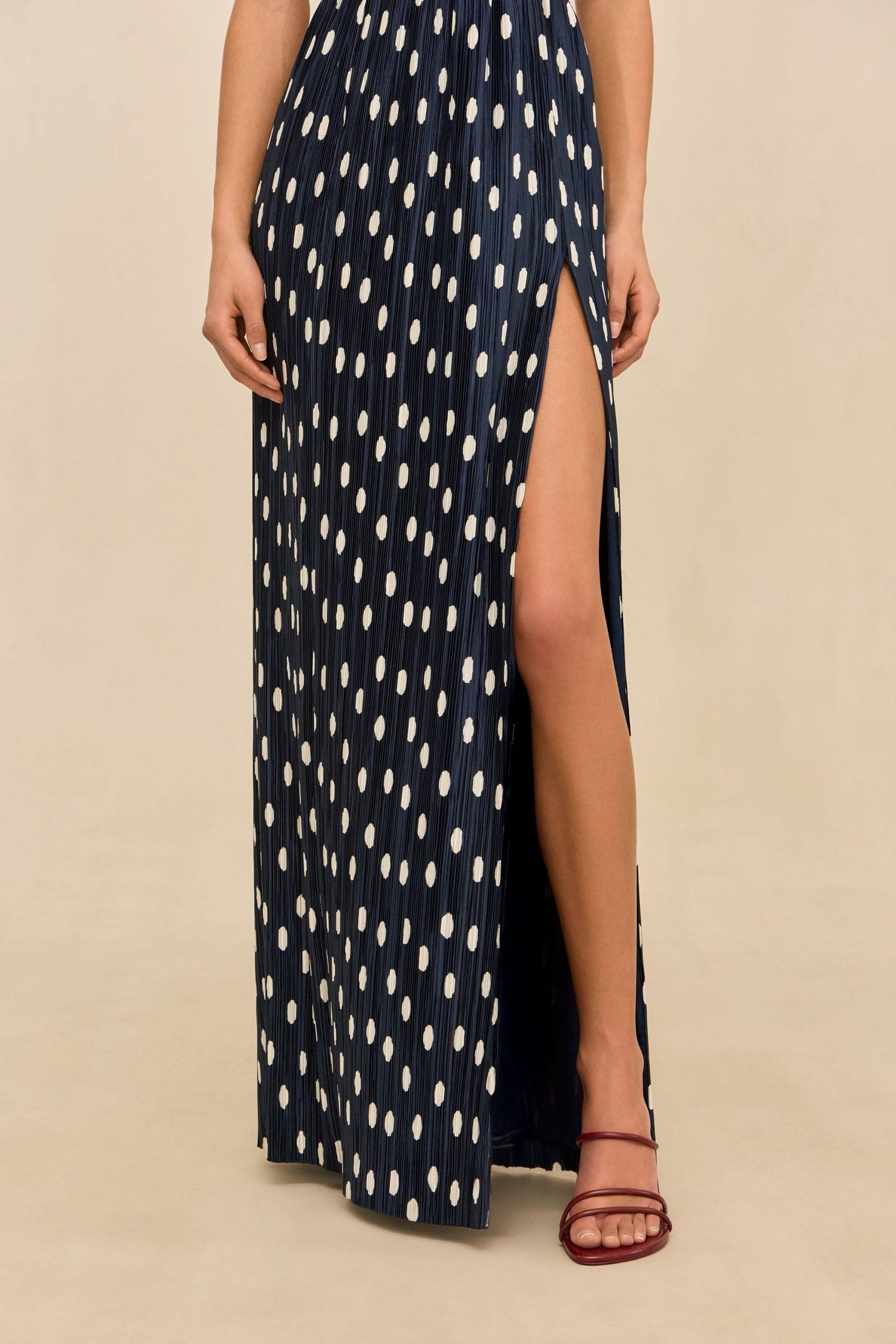 260319_DR_CG_43_AASHVI_GOWN_SM_DOT_DEEP_LAKE_0012_WEBBED-scaled