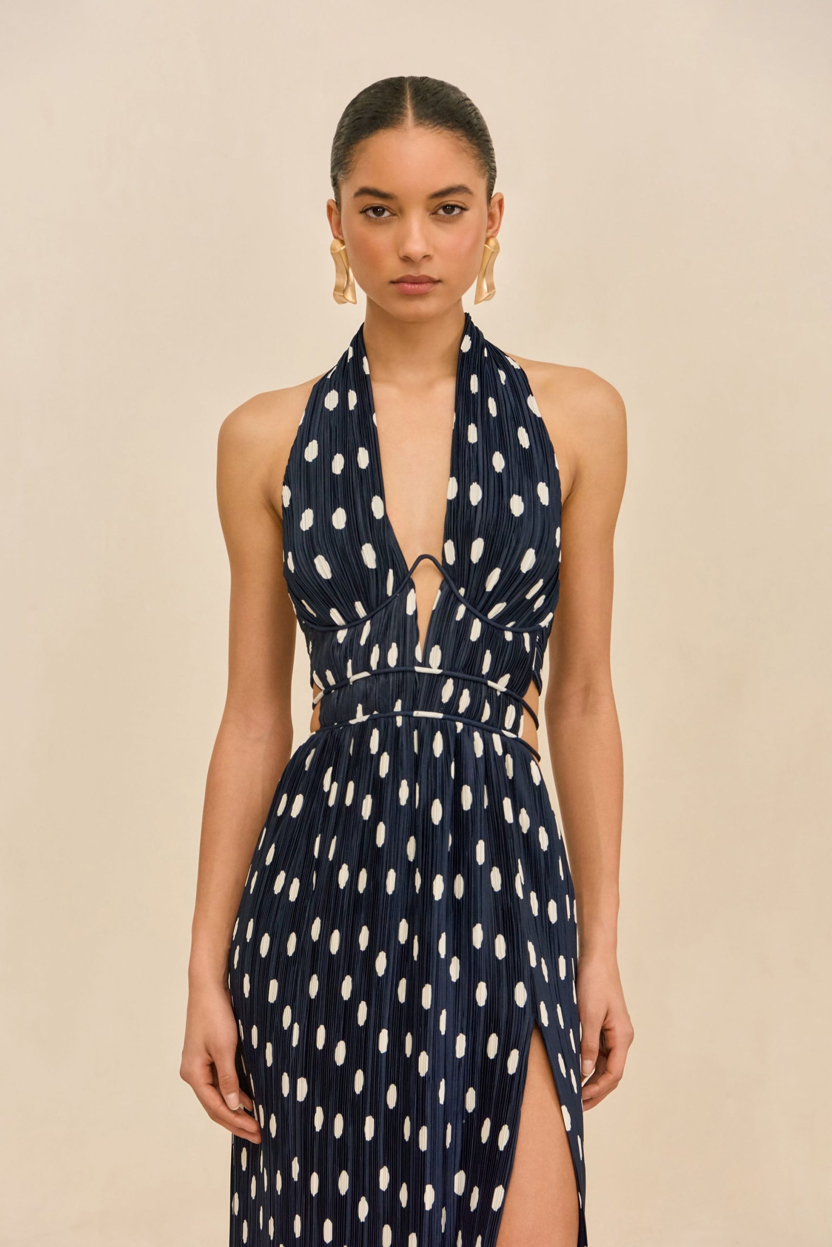 260319_DR_CG_43_AASHVI_GOWN_SM_DOT_DEEP_LAKE_0015_WEBBED-scaled