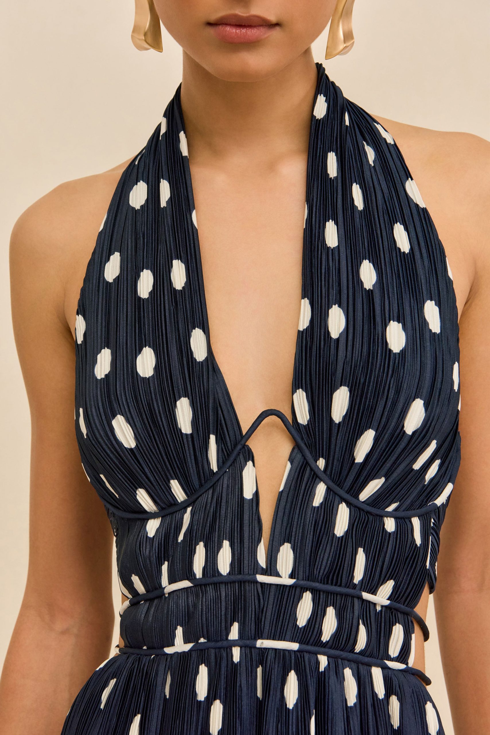 260319_DR_CG_43_AASHVI_GOWN_SM_DOT_DEEP_LAKE_0019_WEBBED-scaled