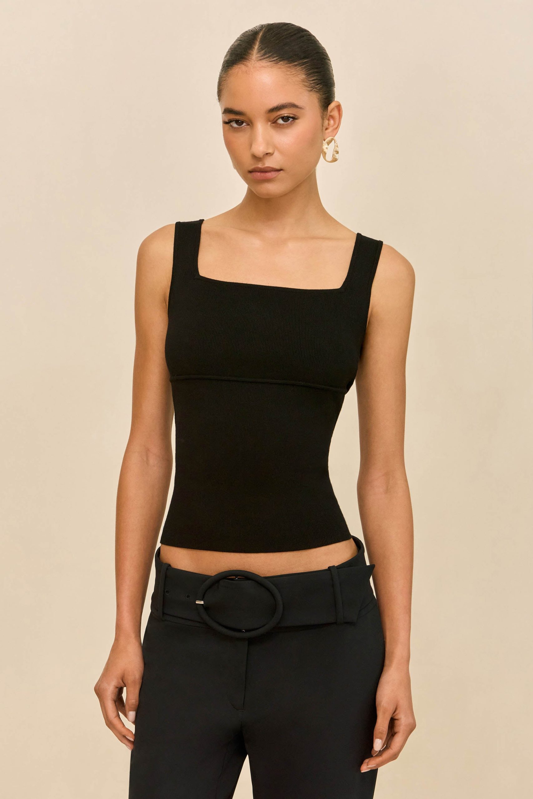 260421_DR_CG_ECOM_RSHTS_14_LEVI_KNIT_TOP_BLK_0016_WEBBED-scaled