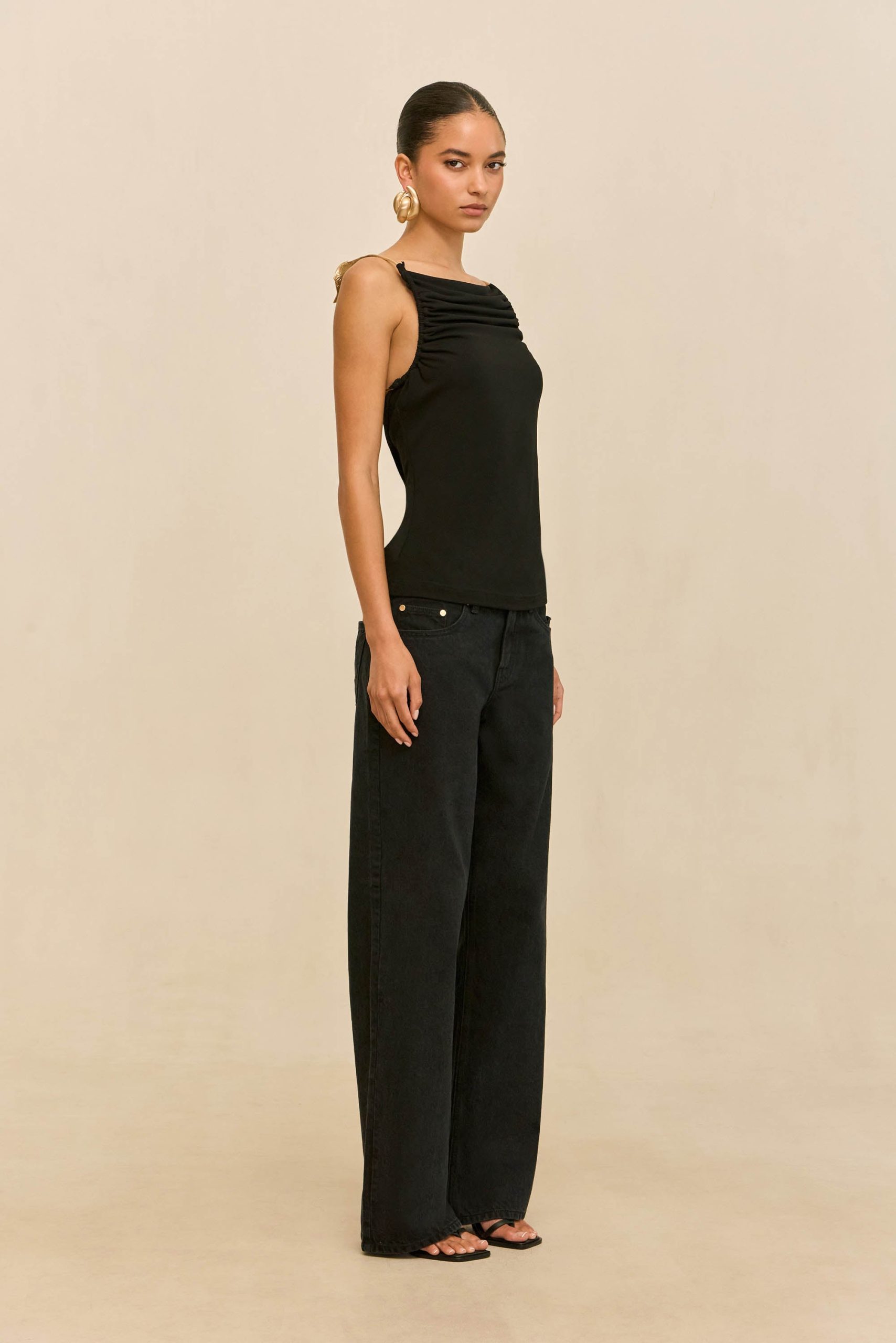 260421_DR_CG_ECOM_RSHTS_45_ISIAH_TOP_BLK_0018_WEBBED-scaled