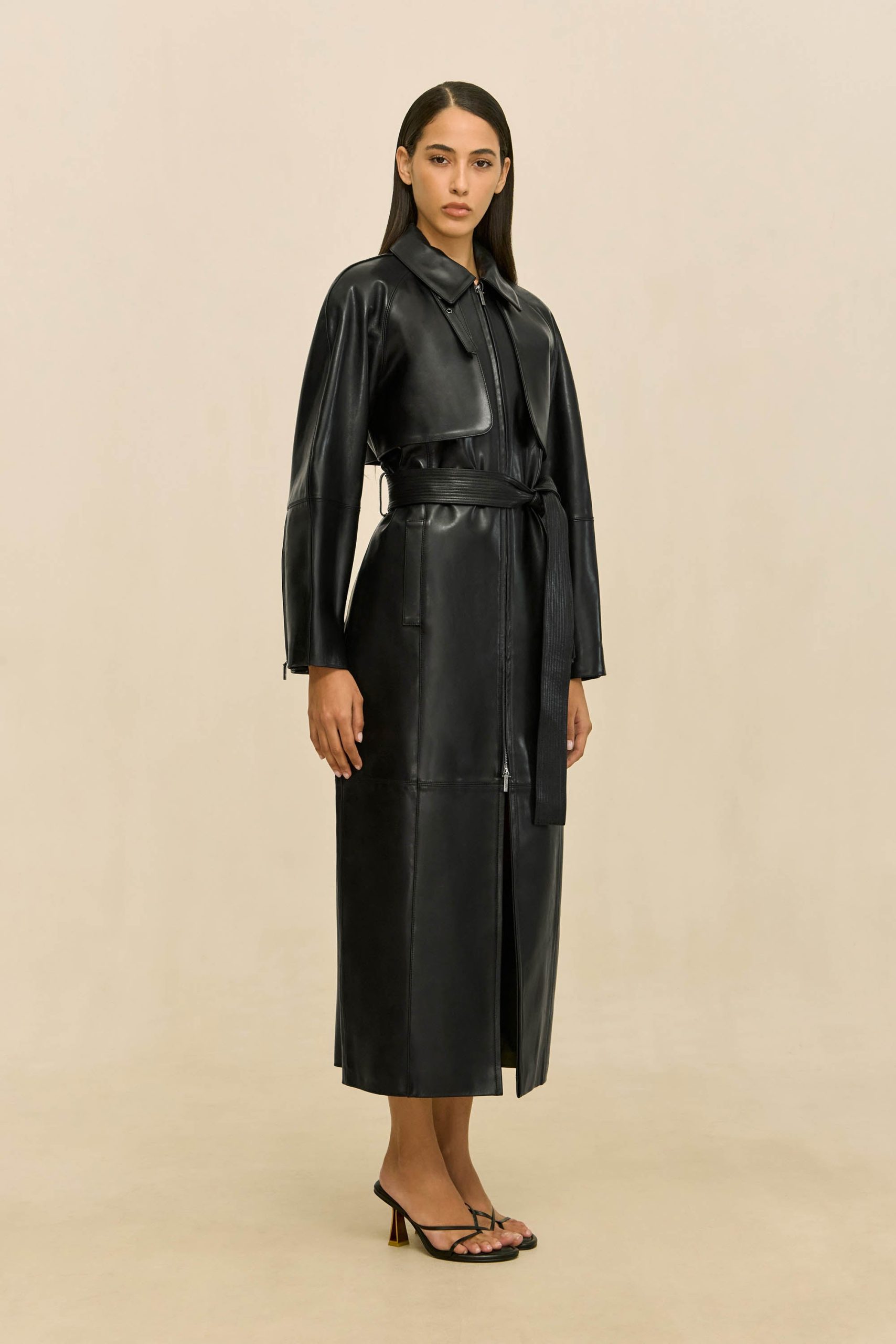 260421_DR_CG_ECOM_RSHTS_82_HAMMER_COAT_BLK_0035_WEBBED-scaled