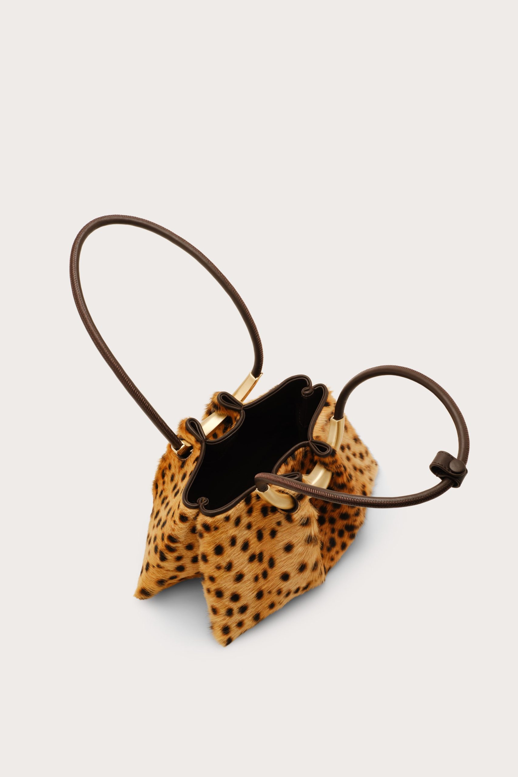 ASAMINISHOULDER_CH_260522_CultGaia_PF26_pick-ups_20562_WEBBED-scaled