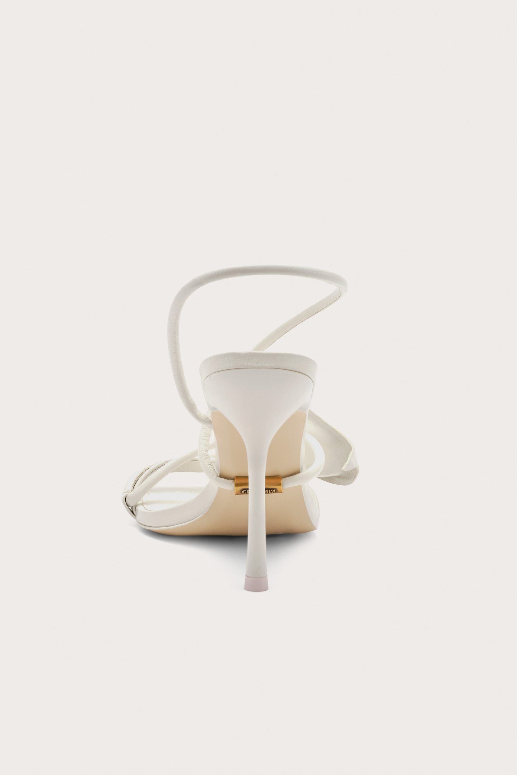 CASSIDYSANDAL_ANQWHT_250709_CultGaia_F25-AX-FTW-BAGS6760_WEBBED-scaled