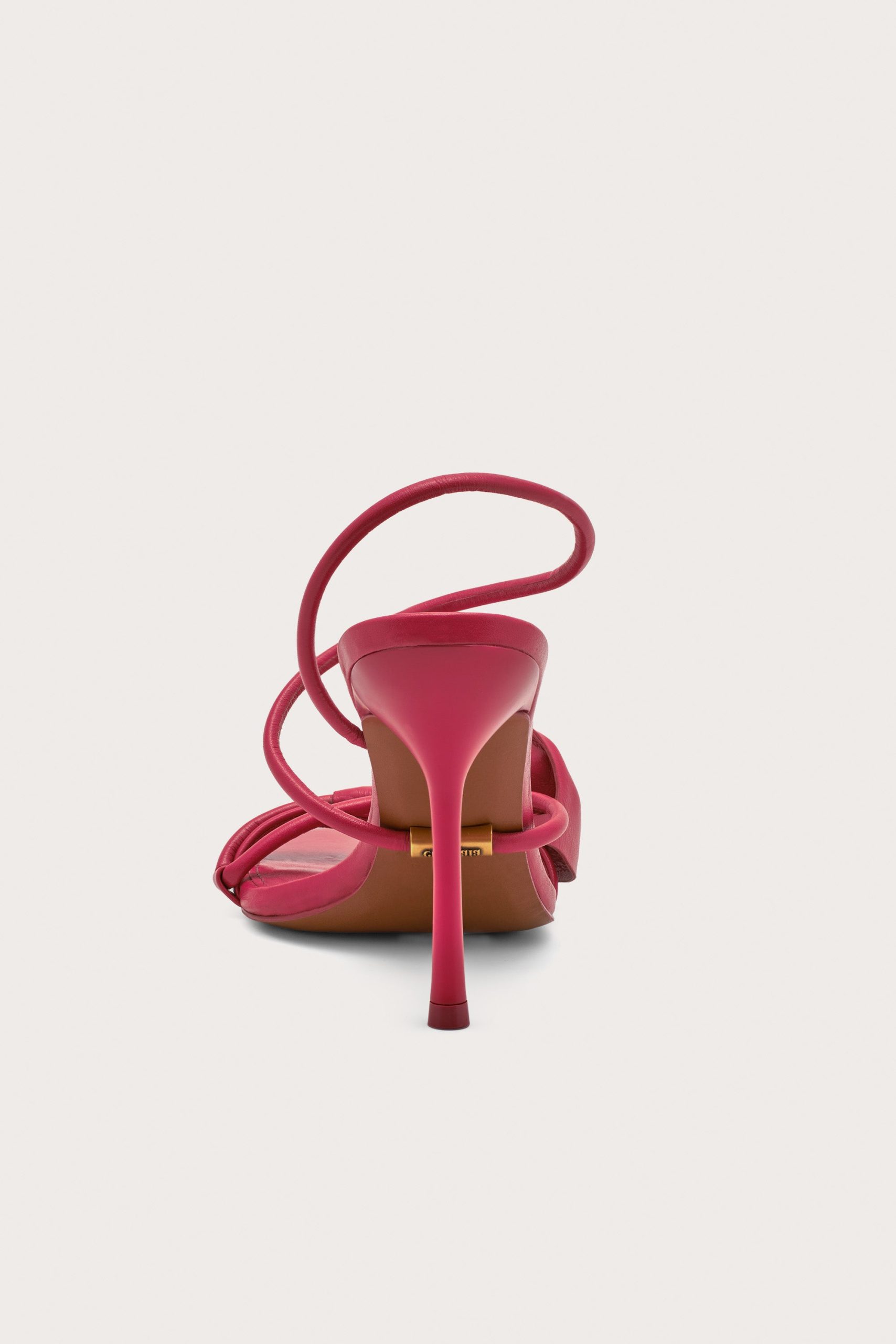 CASSIDYSANDAL_M_250709_CultGaia_F25-AX-FTW-BAGS6750_WEBBED-scaled