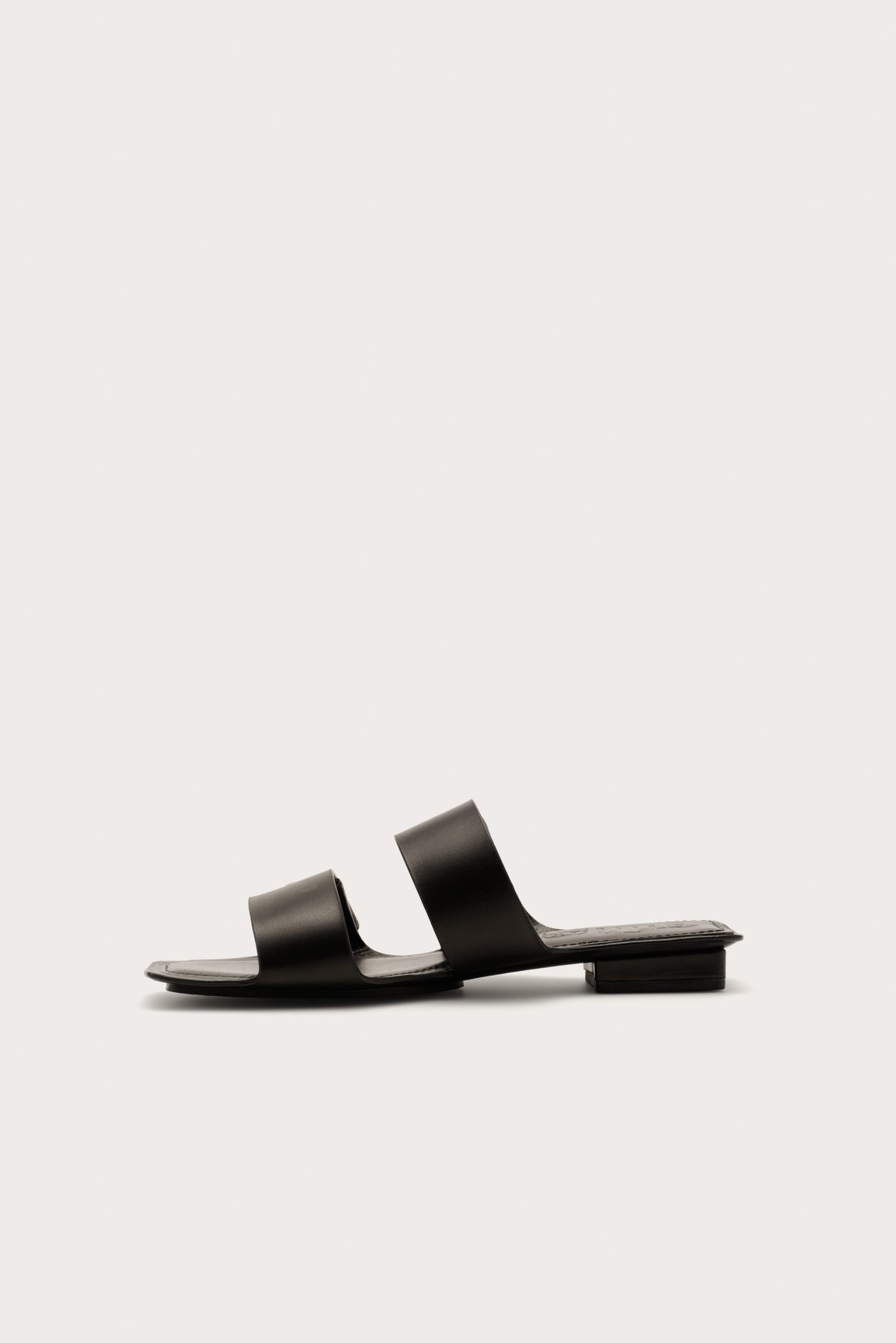 EZRASANDAL_BLK_260420_CultGaia_Product-PF2619230_WEBBED-scaled