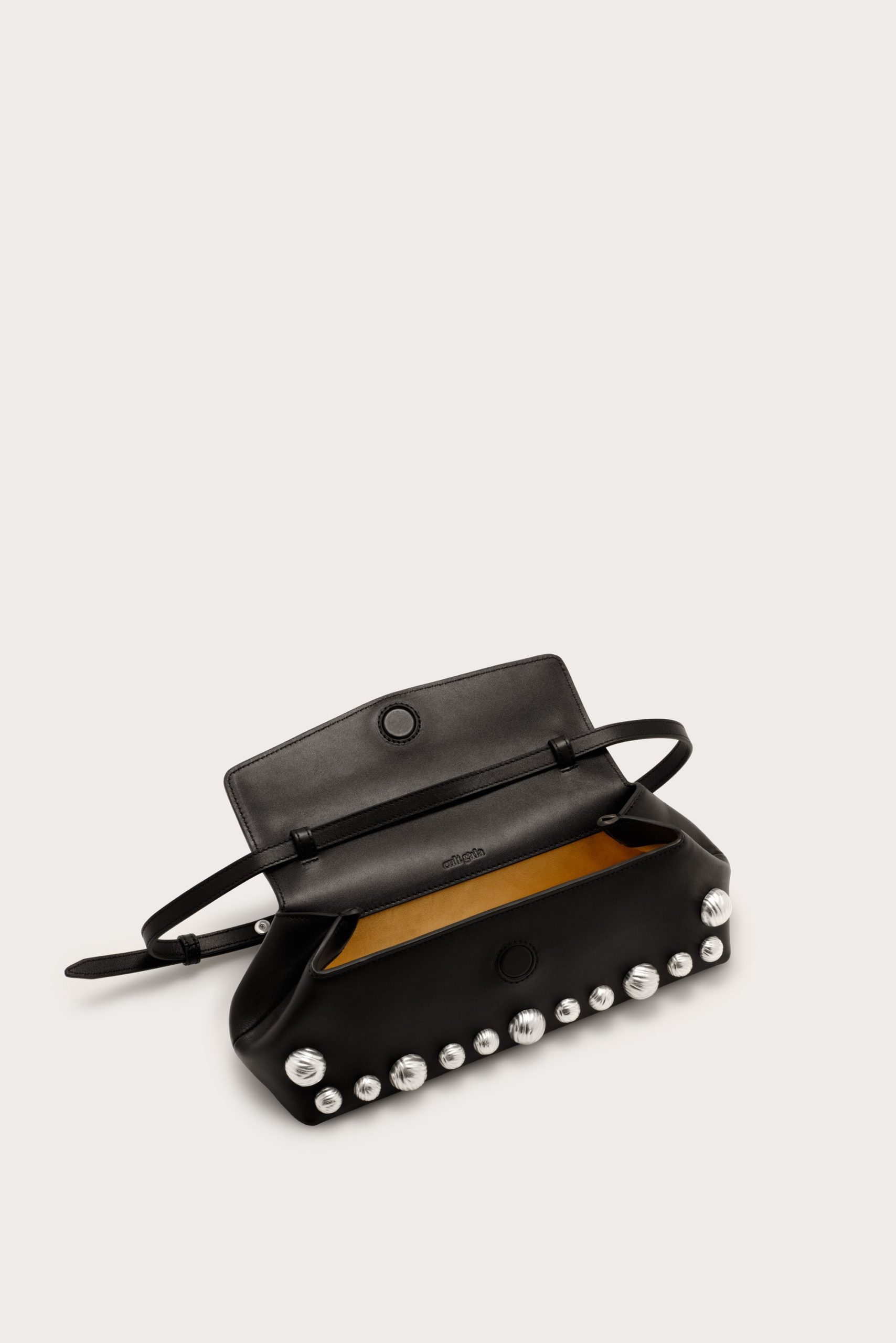 GILISHOULDER_BLK_260420_CultGaia_Product-PF2618399_WEBBED-scaled