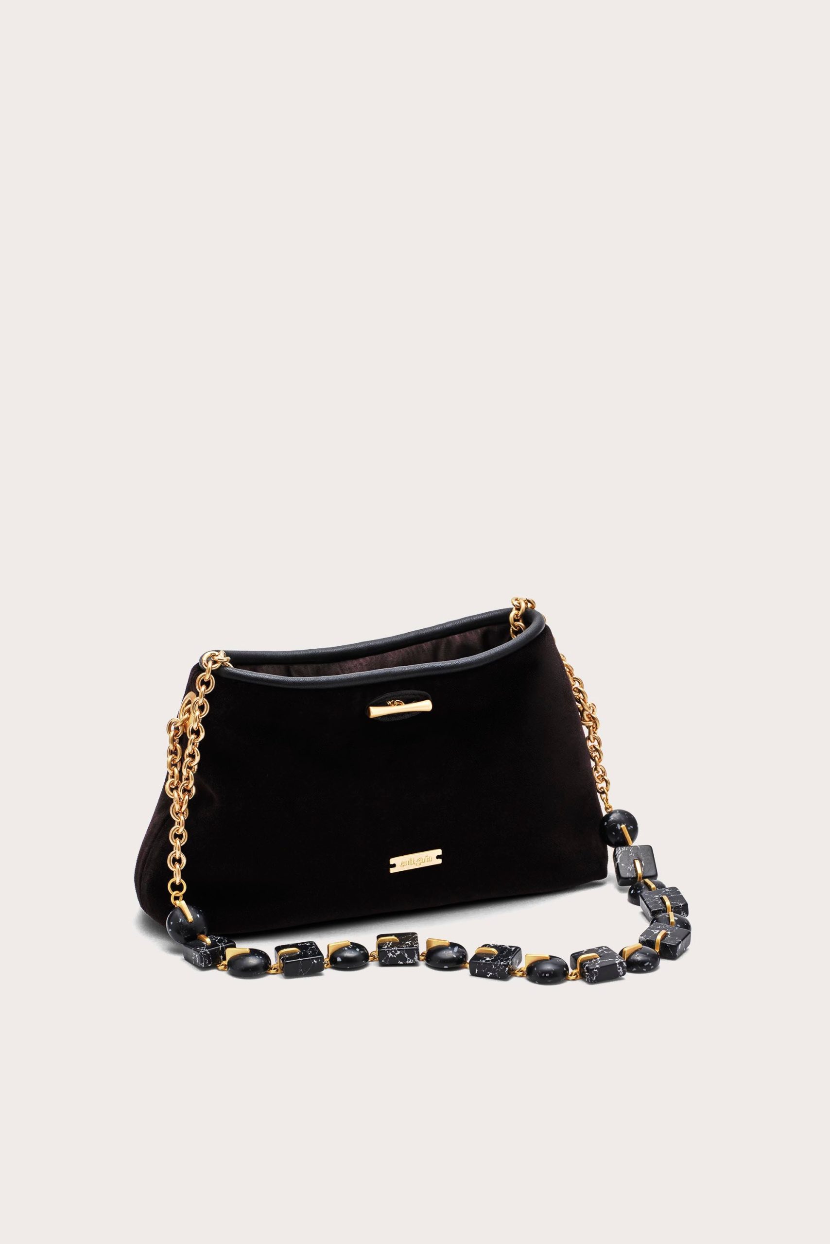 KIRAZMINICLUTCH_BLK_250709_CultGaia_F25-AX-FTW-BAGS6835_WEBBED_15a2a017-67b5-4a59-9f01-5153c1ff2062-scaled