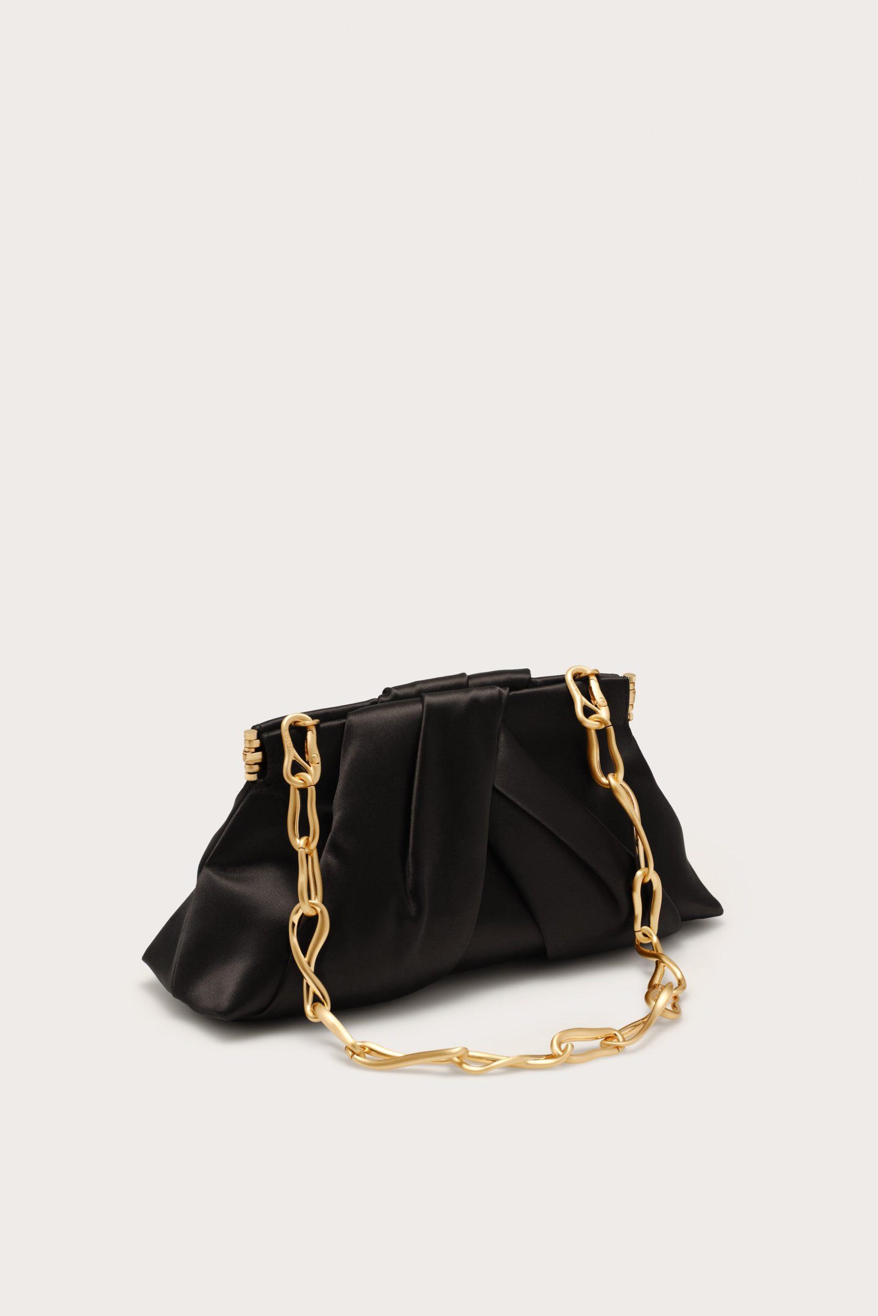 LIAMINICLUTCH_BLK_260420_CultGaia_Product-PF2618084_WEBBED-scaled