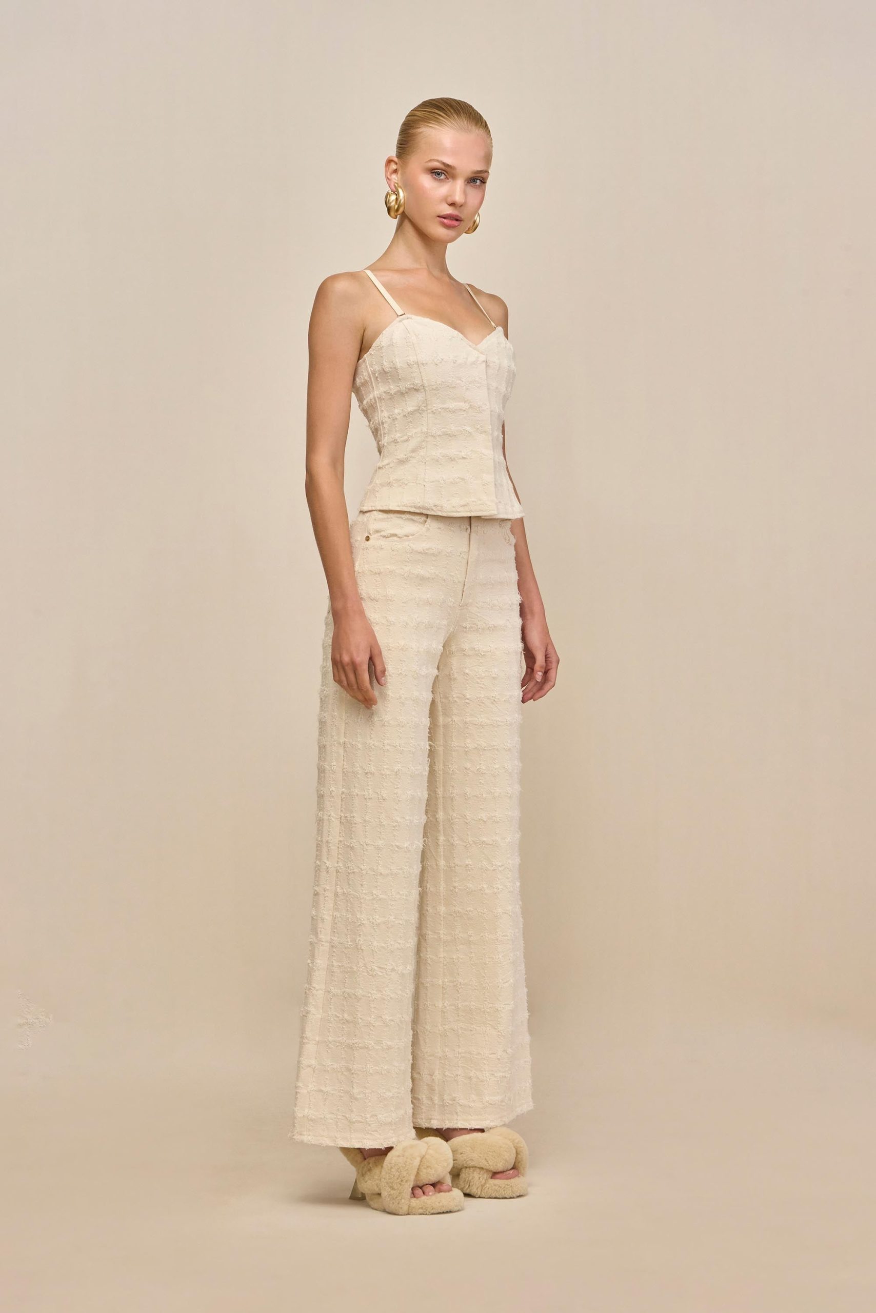 Look_30_AURELIA-KATYA_5420_WEBBED_68de53d4-49e2-4770-b1fc-fddf383c7fae-scaled