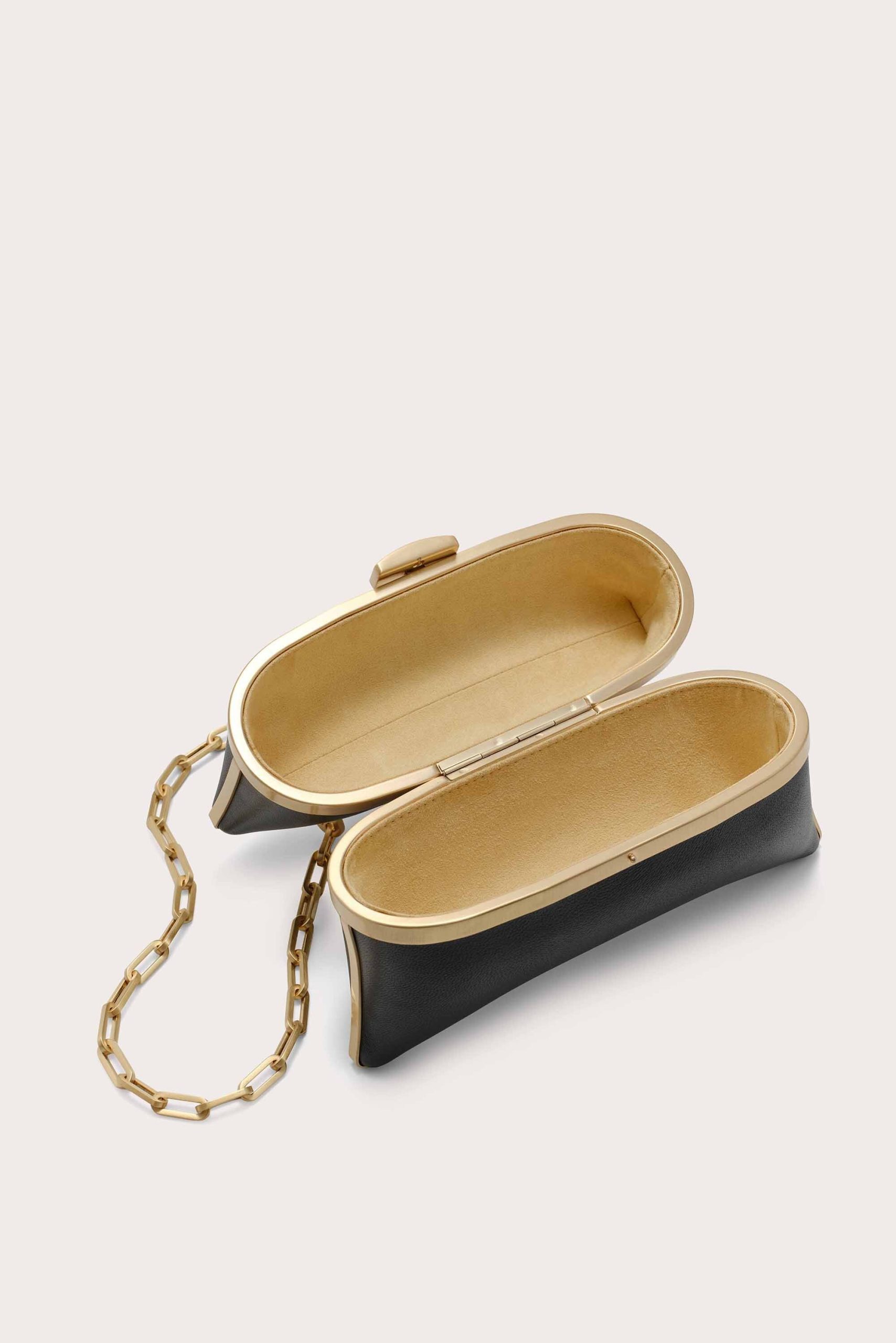 OLEA_CLUTCH_250514_Cult-Gaia_Product8120_WEBBED-scaled