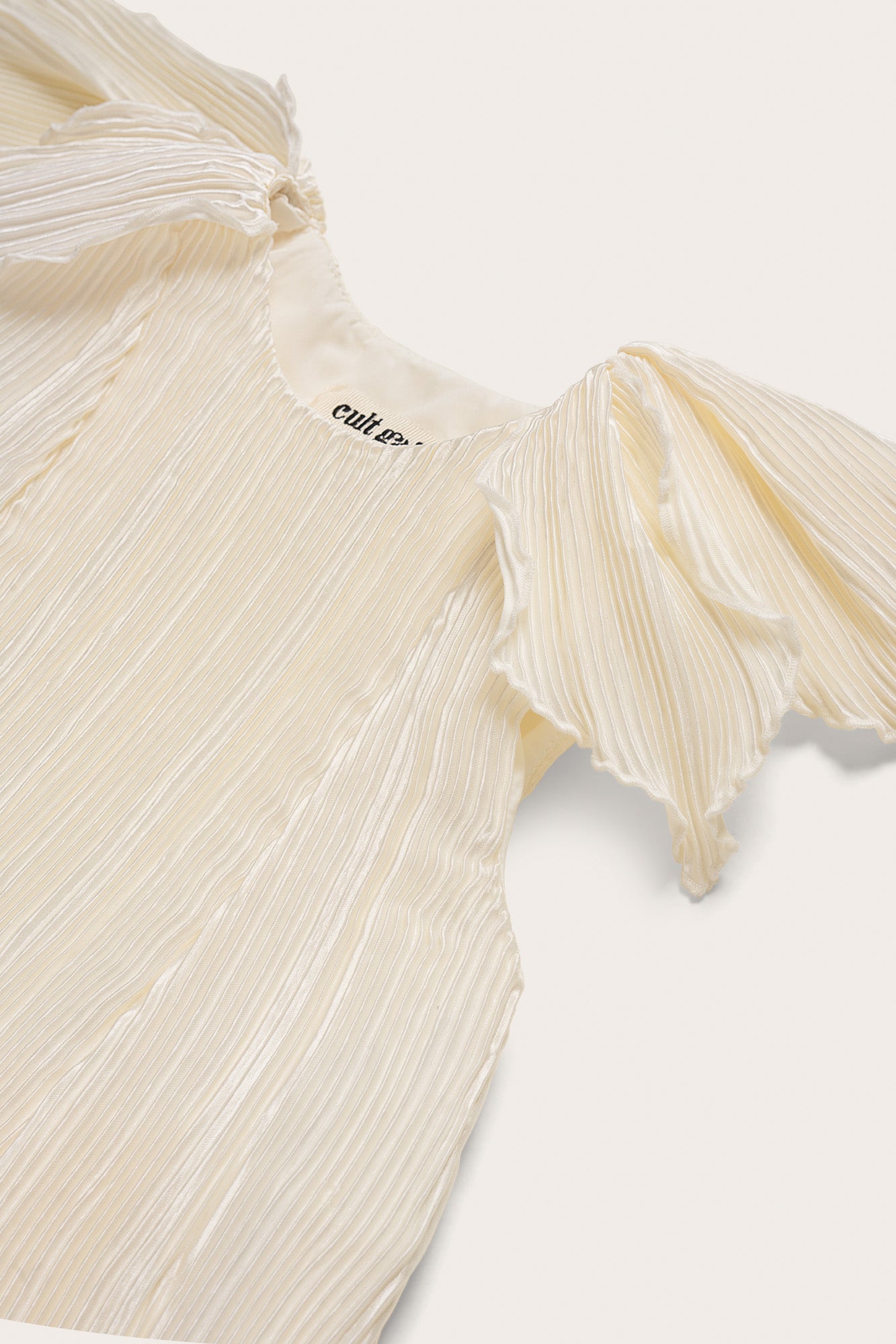 PetalOffWhiteDetail2