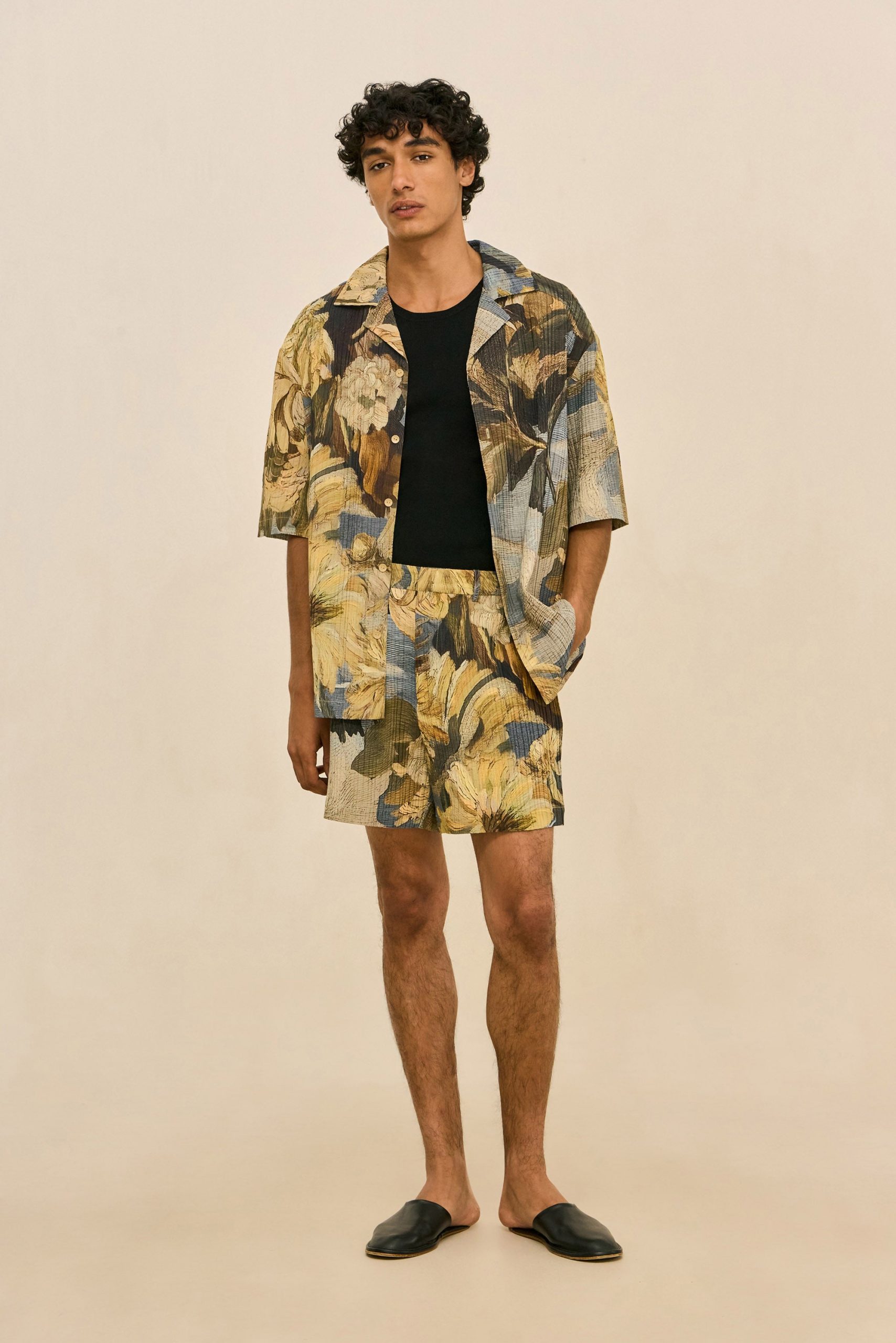 ROSSHIRT_SEBASTIANSHORT_WD_260521_DR_CULT_GAIA_MENS_R27_12_RESHOOTS_0008_f602d6f8-cf30-4d9a-9c00-ba81cb292f17-scaled