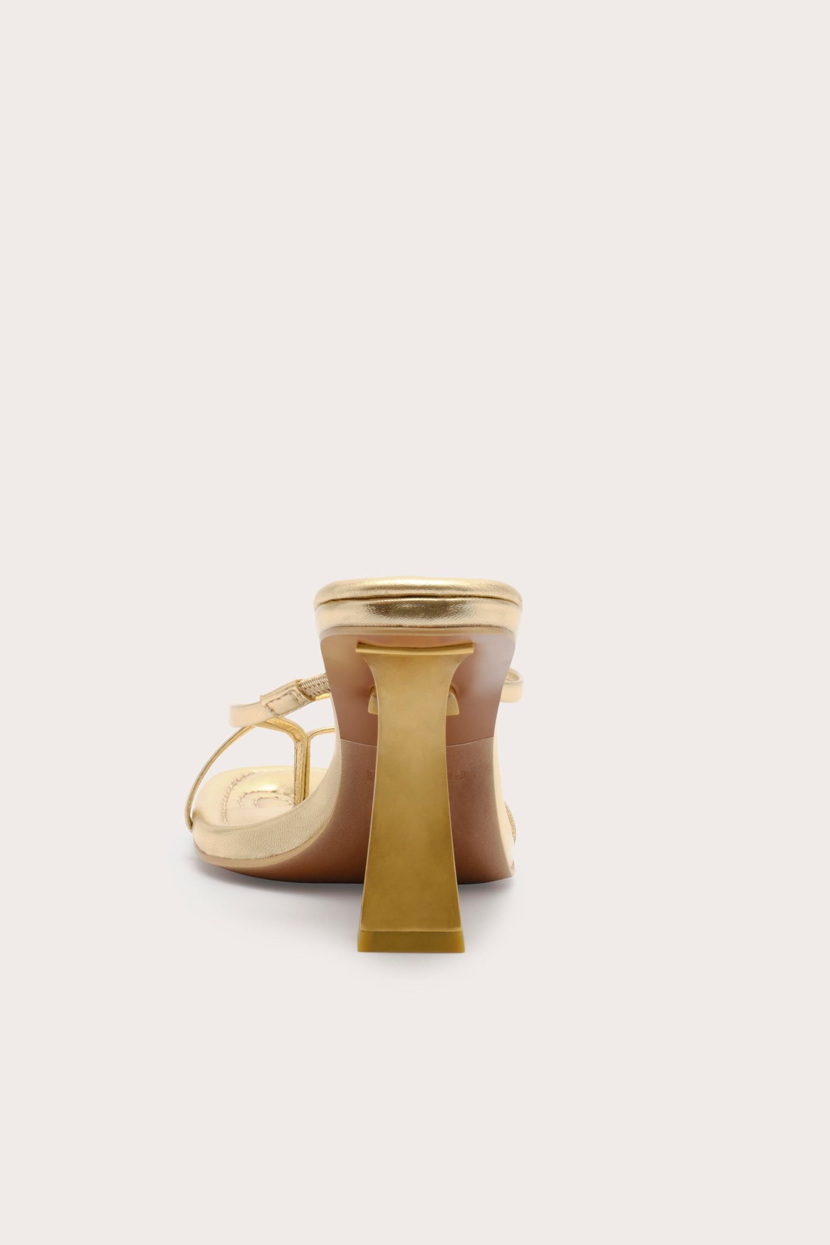SORIAHSANDAL_BRS_250709_CultGaia_F25-AX-FTW-BAGS6244_WEBBED-scaled