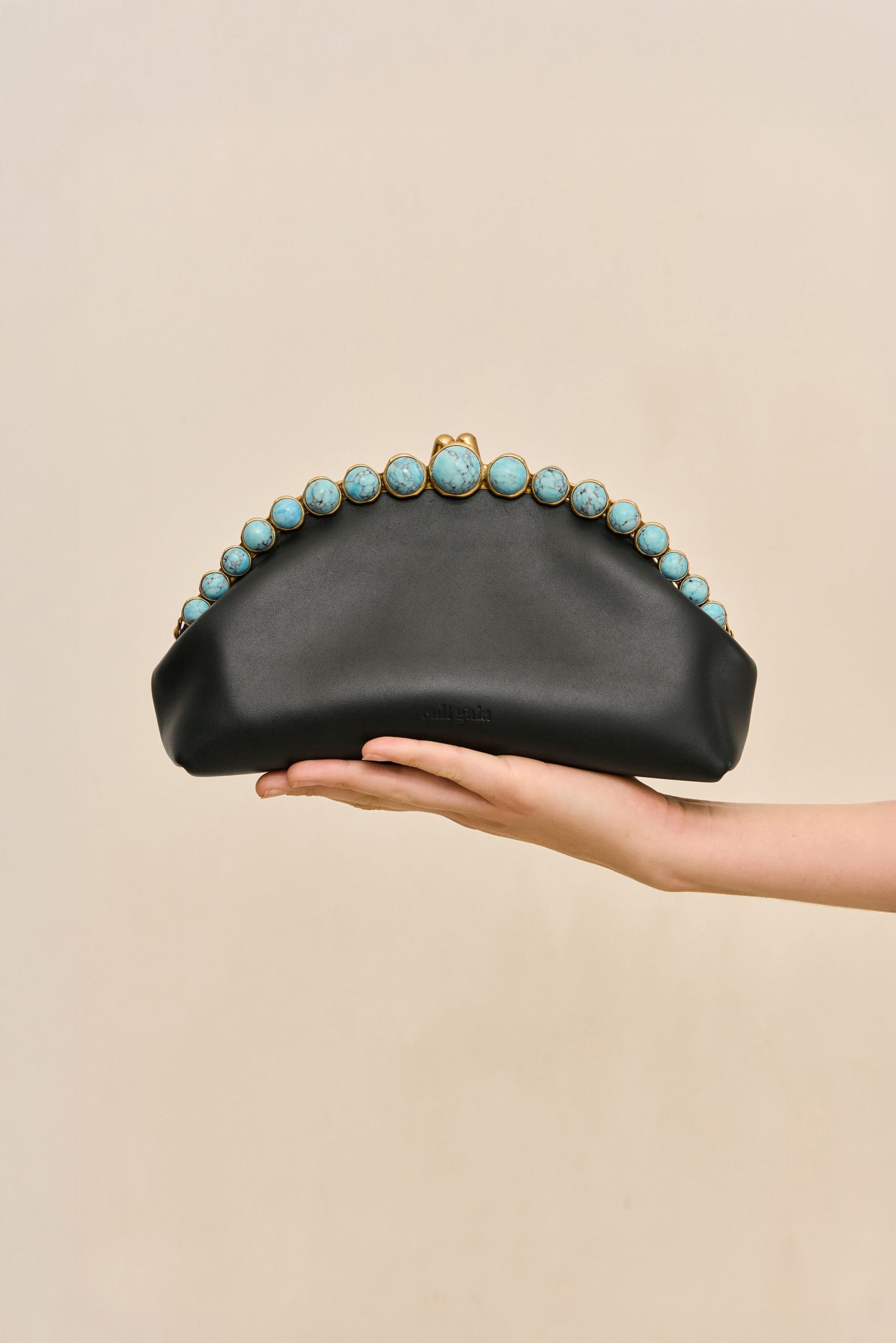 UNACLUTCH_BLKTQ_260519_DR_CG_PF26_ECOM_HANDBAGS_0001_e5fe8135-2a15-43e6-bc2e-9191a8bc0aa5-scaled